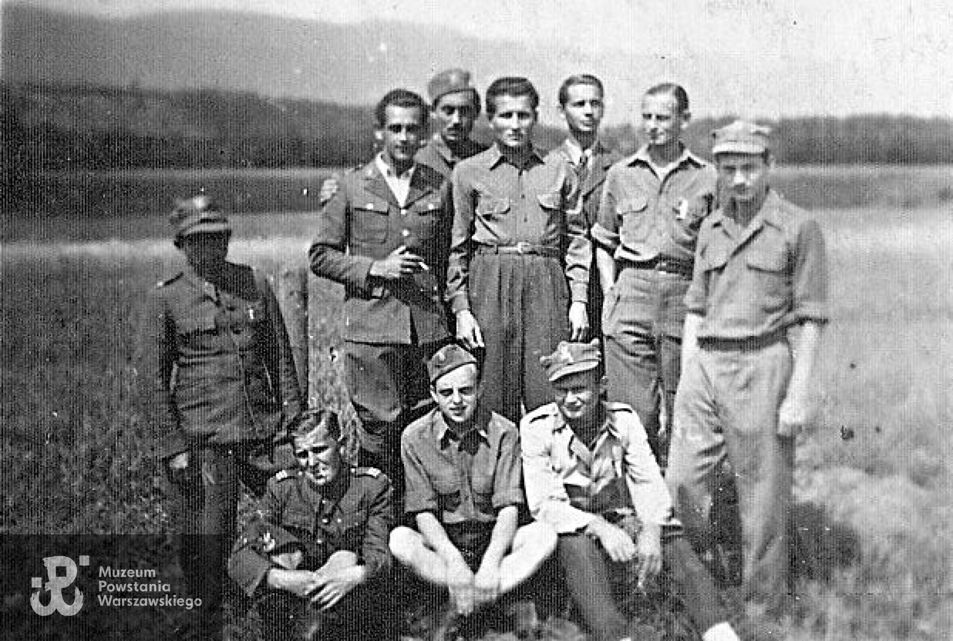 Ludwik Gruszczyński w Polskich Siłach Zbrojnych na Zachodzie:  - siedzi pierwszy z lewej