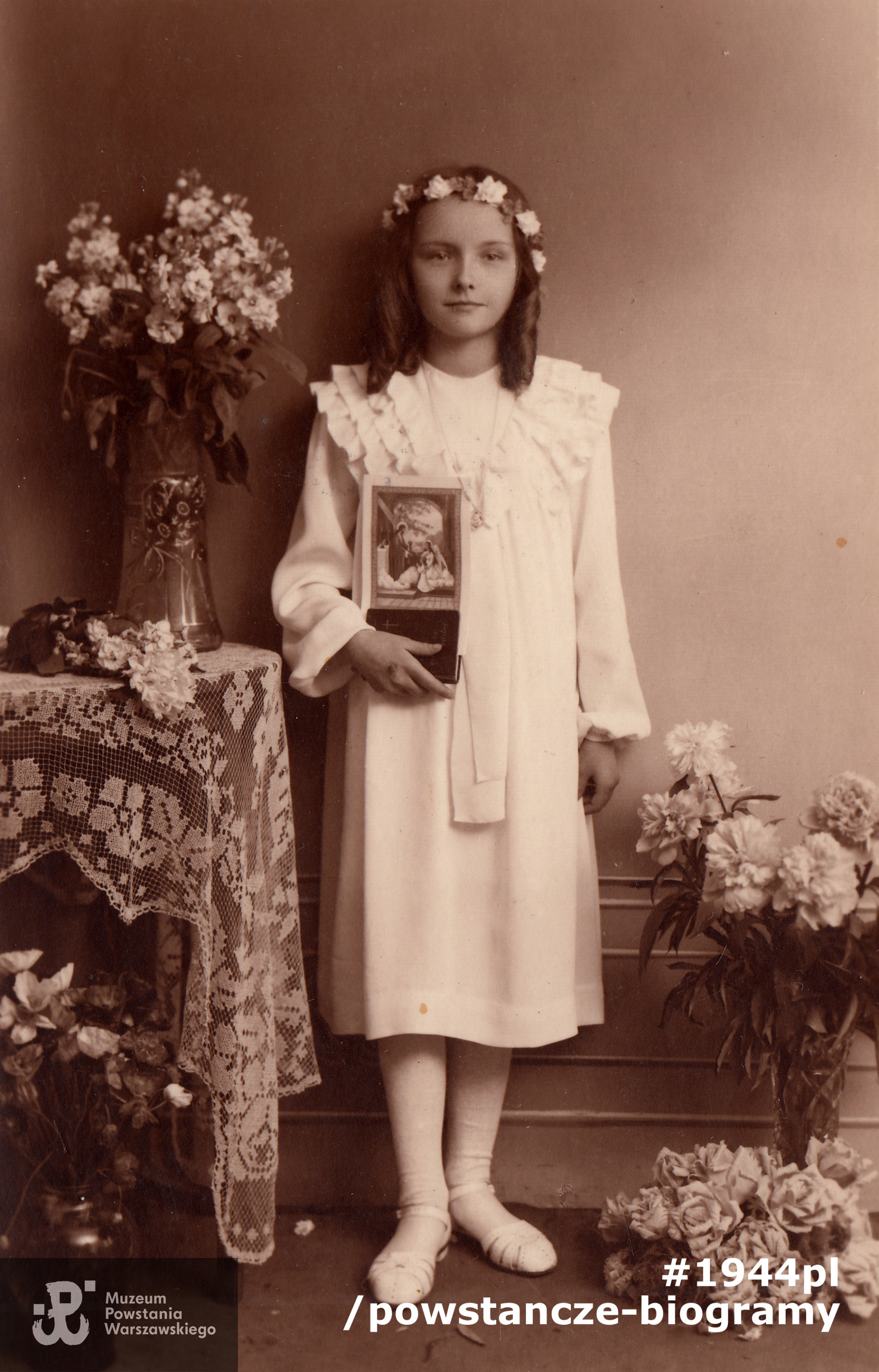 Pierwsza Komunia Święta. Fot. ze zbiorów  rodzinnych, udostępniła p. Agnieszka Nagalska z domu Riedel