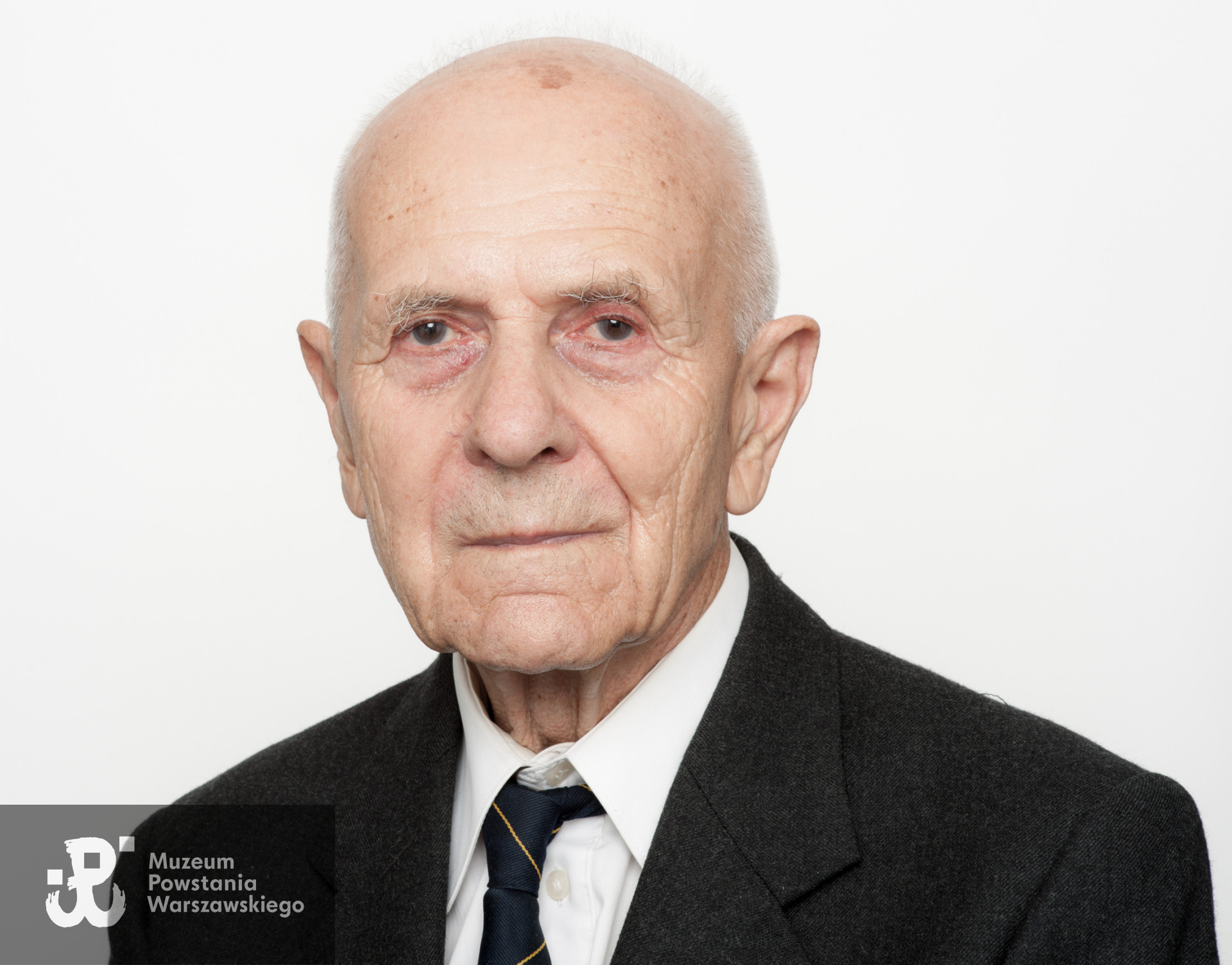 Zdjęcie z serii portretów Powstańców Warszawskich wykonanych w ramach projektu "1944/70/2014" realizowanego przez grupę WWPHOTO dla uczczenia 70. rocznicy wybuchu Powstania Warszawskiego. Muzeum Powstania Warszawskiego, 22.07-04.08 2013.