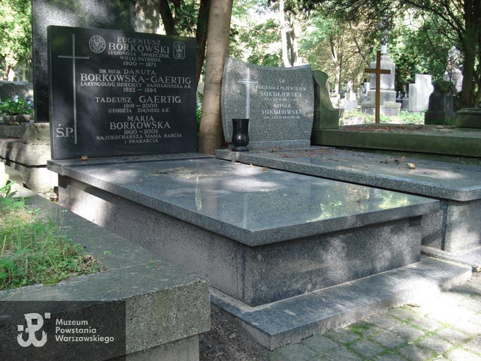 Fot. Warszawskie Zabytkowe Pomniki Nagrobne:  serwis mapowy m. st. Warszawy: <i>cmentarze.um.warszawa.pl</i>