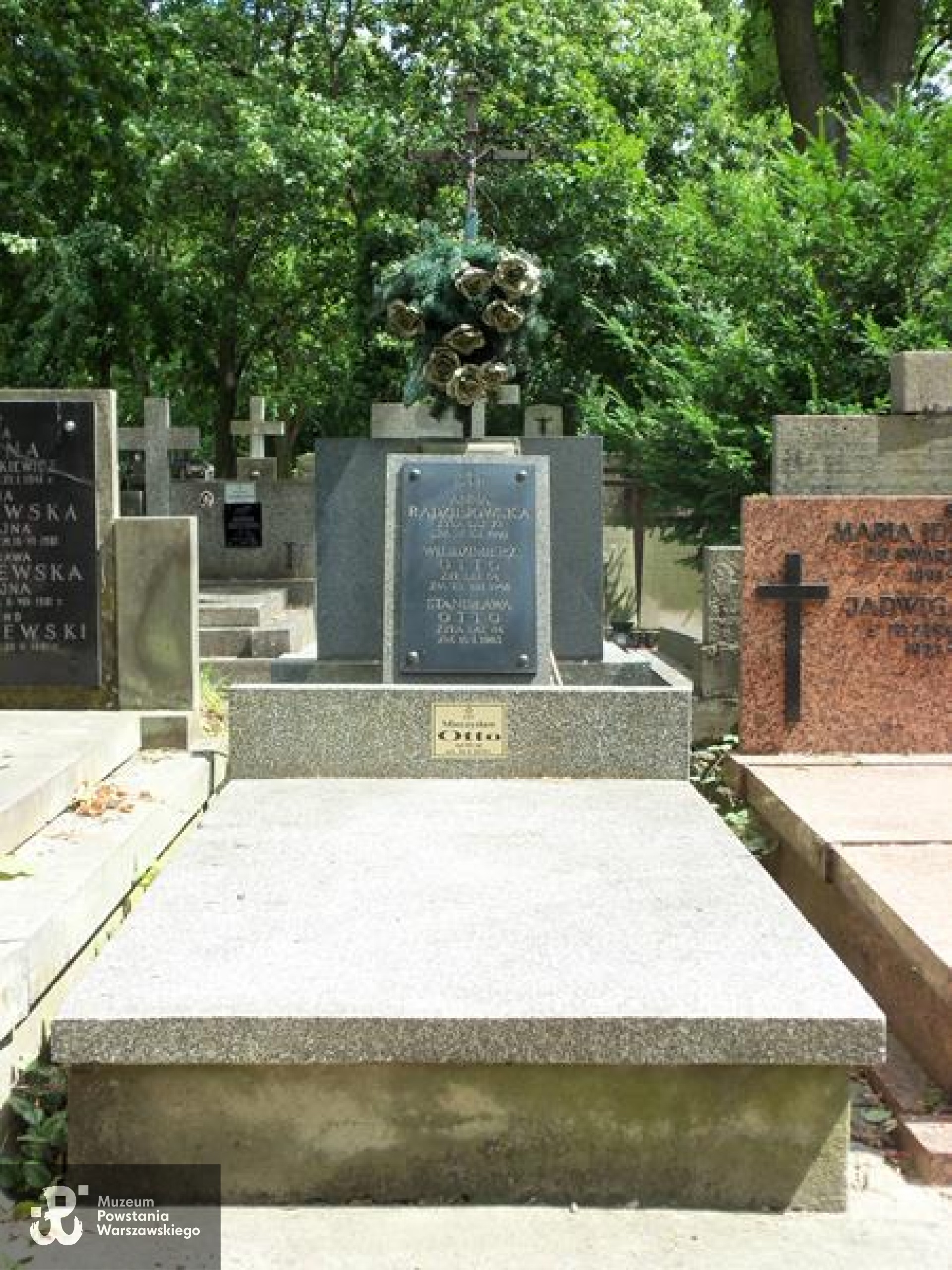 Fot. Warszawskie Zabytkowe Pomniki Nagrobne:  serwis mapowy m. st. Warszawy: <i>cmentarze.um.warszawa.pl</i>