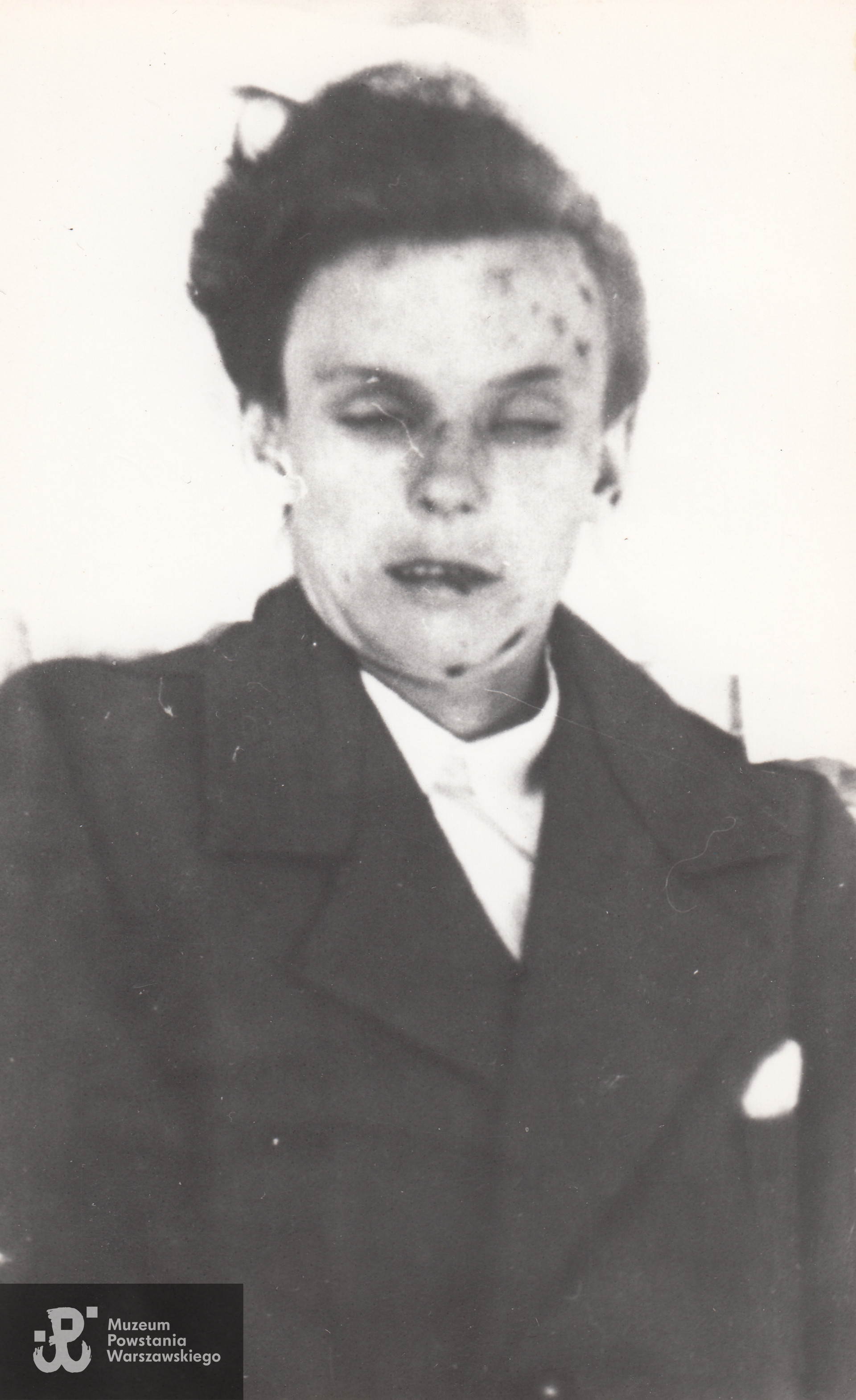 Janusz Wojtasiewicz. Portret pośmiertny. Skan udostępniła p. Agnieszka Nagalska z d. Riedel. Zdjęcie pochodzi ze spuścizny po Alinie Okońskiej z domu Riedel ps. Lena II.