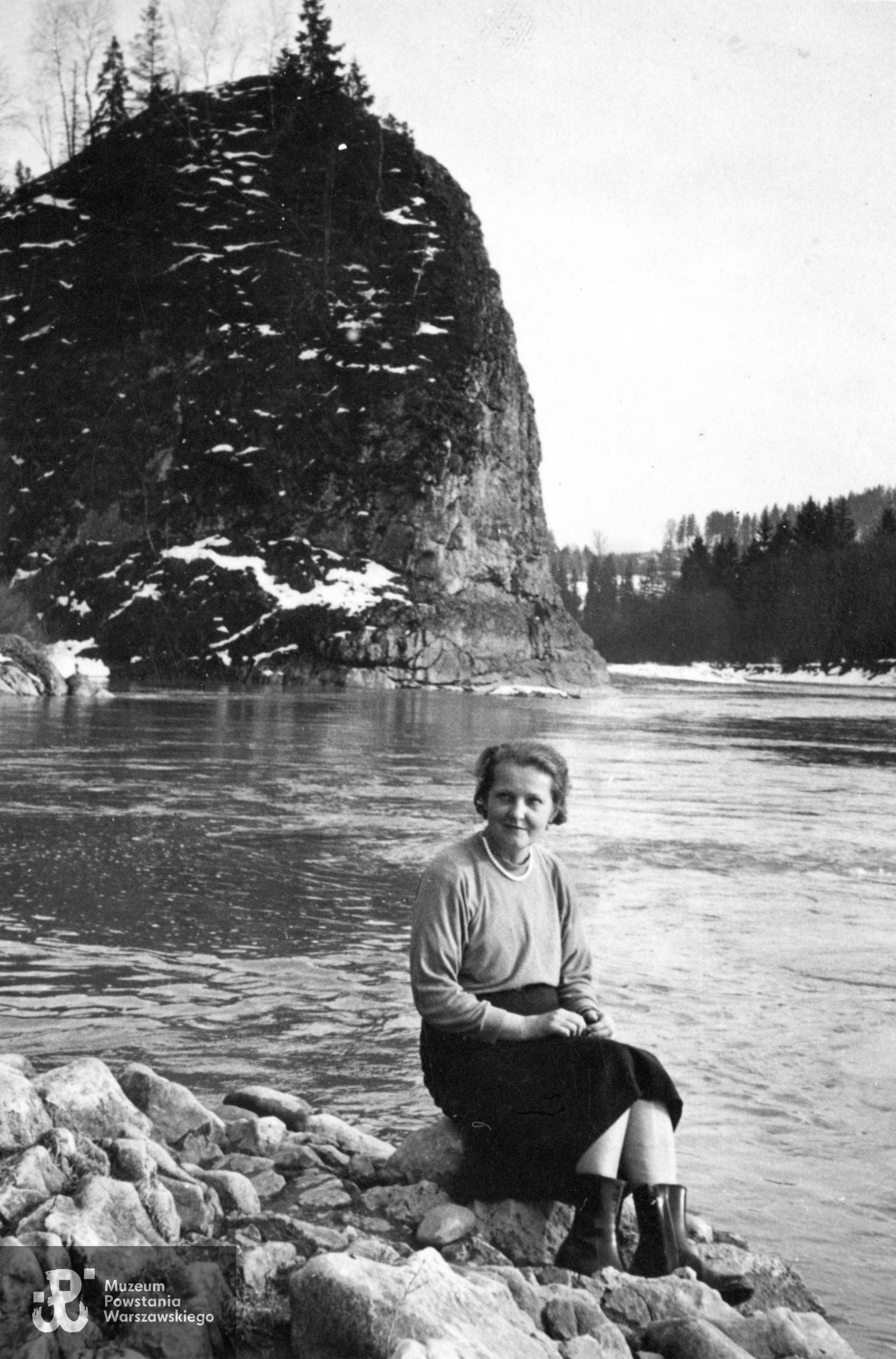 Fotografia powojenna - 1955 rok. Fot. ze zbiorów rodzinnych p. Elżbiety Kozikowskiej z d. Chomentowskiej, bratanicy. Skany wykonano w Muzeum Powstania Warszawskiego, 05/2023