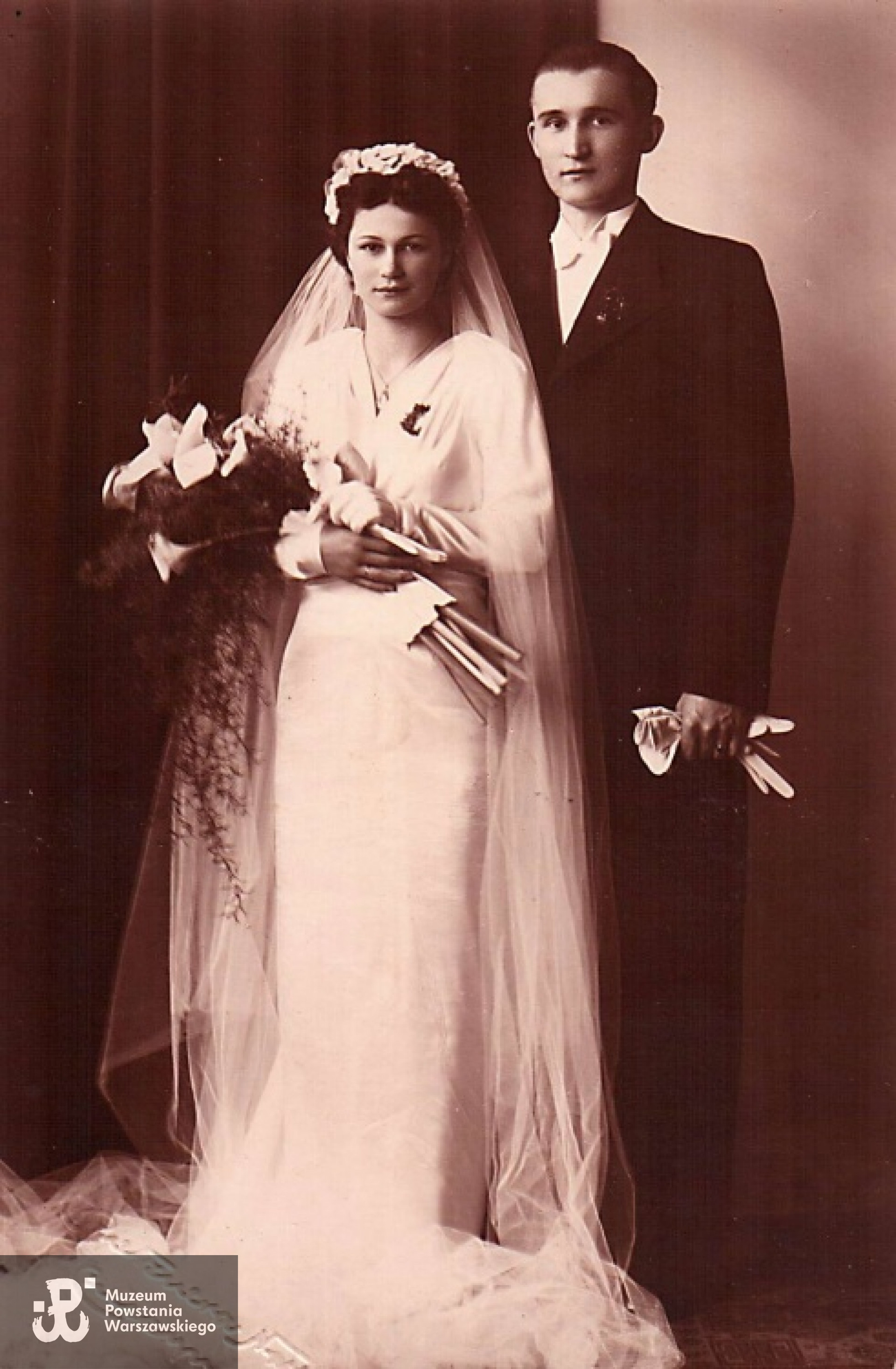 Fotografia ślubna: Małgorzata z Melcherów i Antoni Langnerowie, 28 maja 1939 roku, w Cieszynie. Zbiory Hanny Langner-Matuszczyk