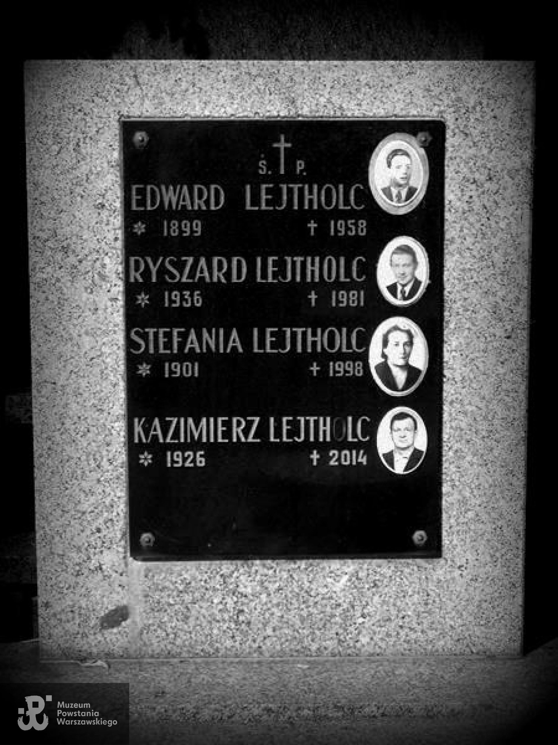 Fot. Warszawskie Zabytkowe Pomniki Nagrobne:  <i>cmentarze.um.warszawa.pl</i>