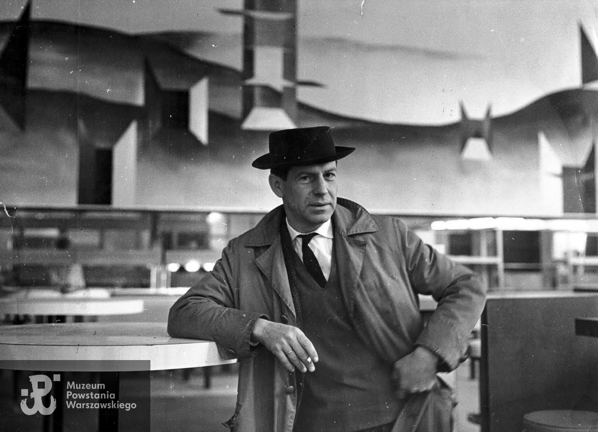 Gabriel Rechowicz w "Supersamie". Źródło: Archiwum Rechowiczów, www.rechowicz.blogspot.com.