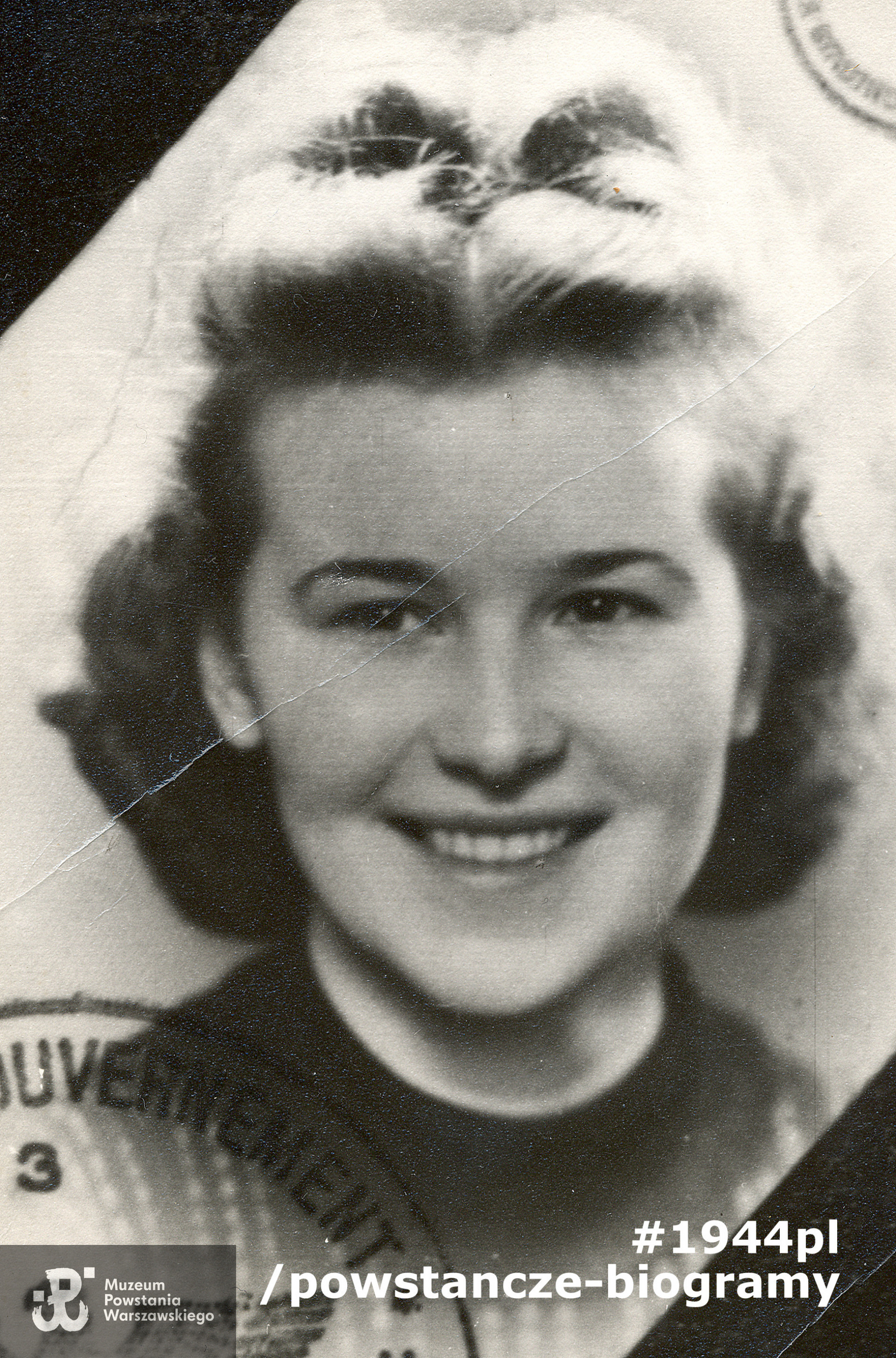 Anna Borkiewicz-Celińska  „Hanka Skrzynkowa”. Fotografia ze zbiorów Muzeum Powstania Warszawskiego - zdjęcie prezentowane w 2004 roku na  wystawie plenerowej "Alejami z paradą mieli iść… " w Al. Ujazdowskich ukazującej portrety ponad 80 powstańców i działaczy Polskiego Państwa Podziemnego represjonowanych przez władze komunistyczne w latach 1945-1956. Tytuł nawiązywał do wiersza Józefa Szczepańskiego, żołnierza batalionu "Parasol, który napisał podczas Powstania Warszawskiego. "Alejami z paradą będziem szli defiladą/W wolną Polskę, co wstała z naszej krwi". Organizatorem wystawy było Muzeum Powstania Warszawskiego.