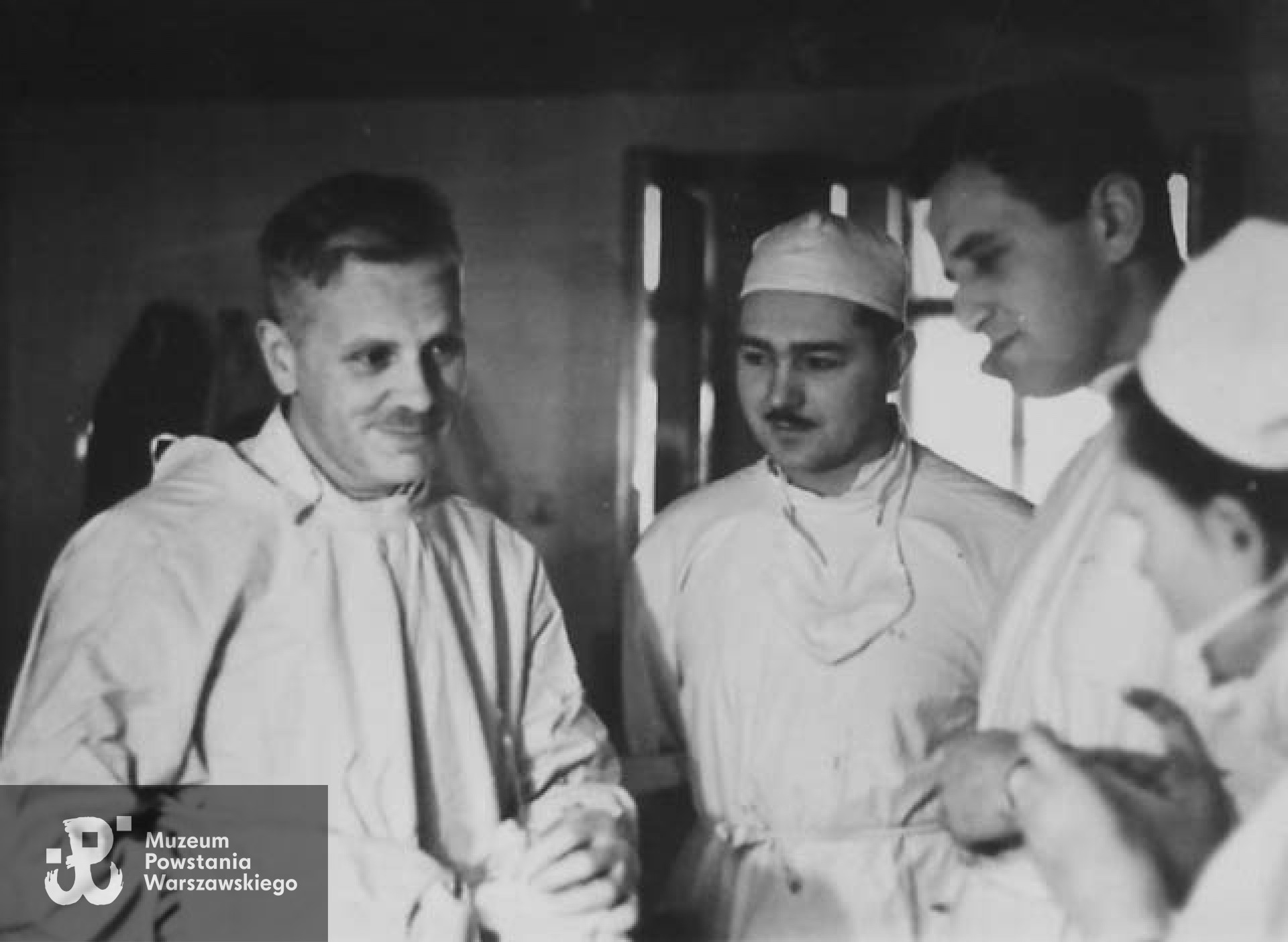 Pierwszy z lewej dr Leon Edward Manteuffel