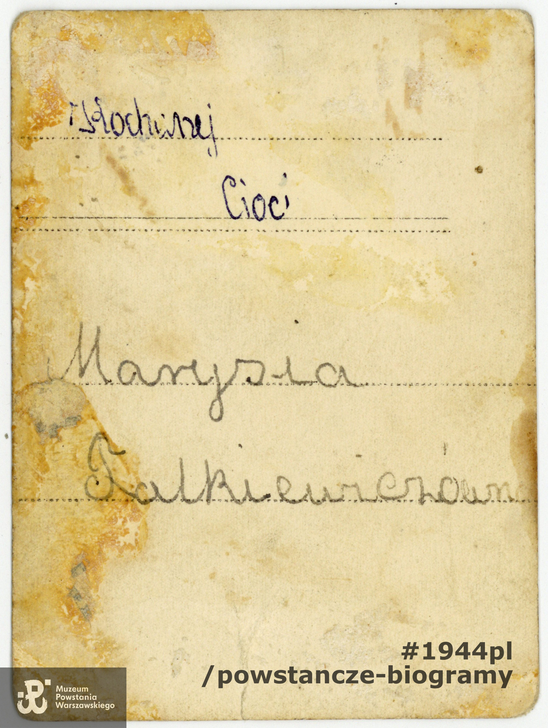   Rewers fotografii z odręczną dedykacją małej Marysi Falkiewiczówny dla cioci. Fot. ze zbiorów rodzinnych p. Jerzego Sajdaka, syna.