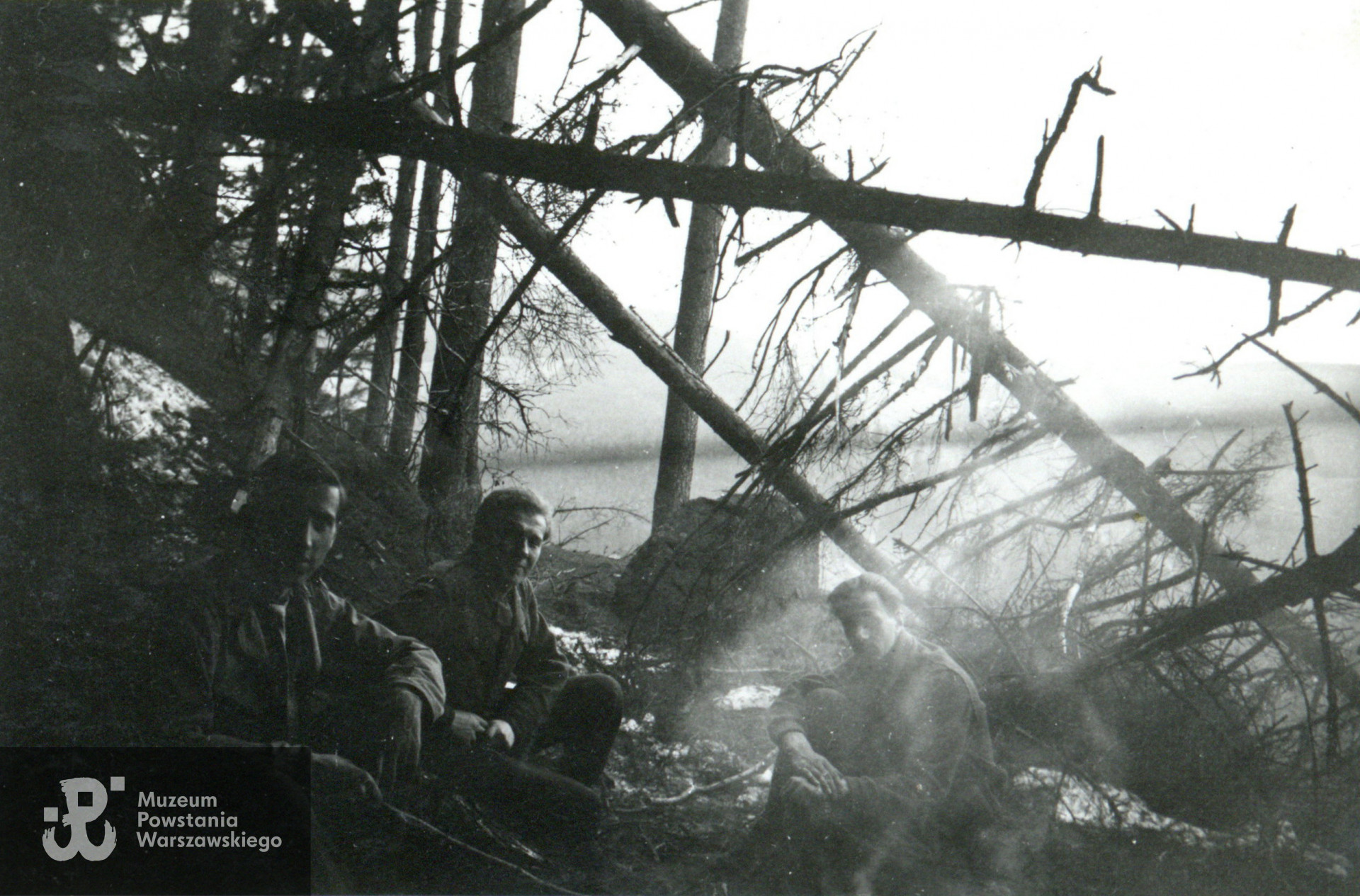 Fotografia pochodząca ze spuścizny po Zygmuncie Janie Raczyńskim ps. Zygmuś - żołnierze polscy  w Bad Harzburg. Udostępnił p. Jerzy Raczyński, syn Powstańca.