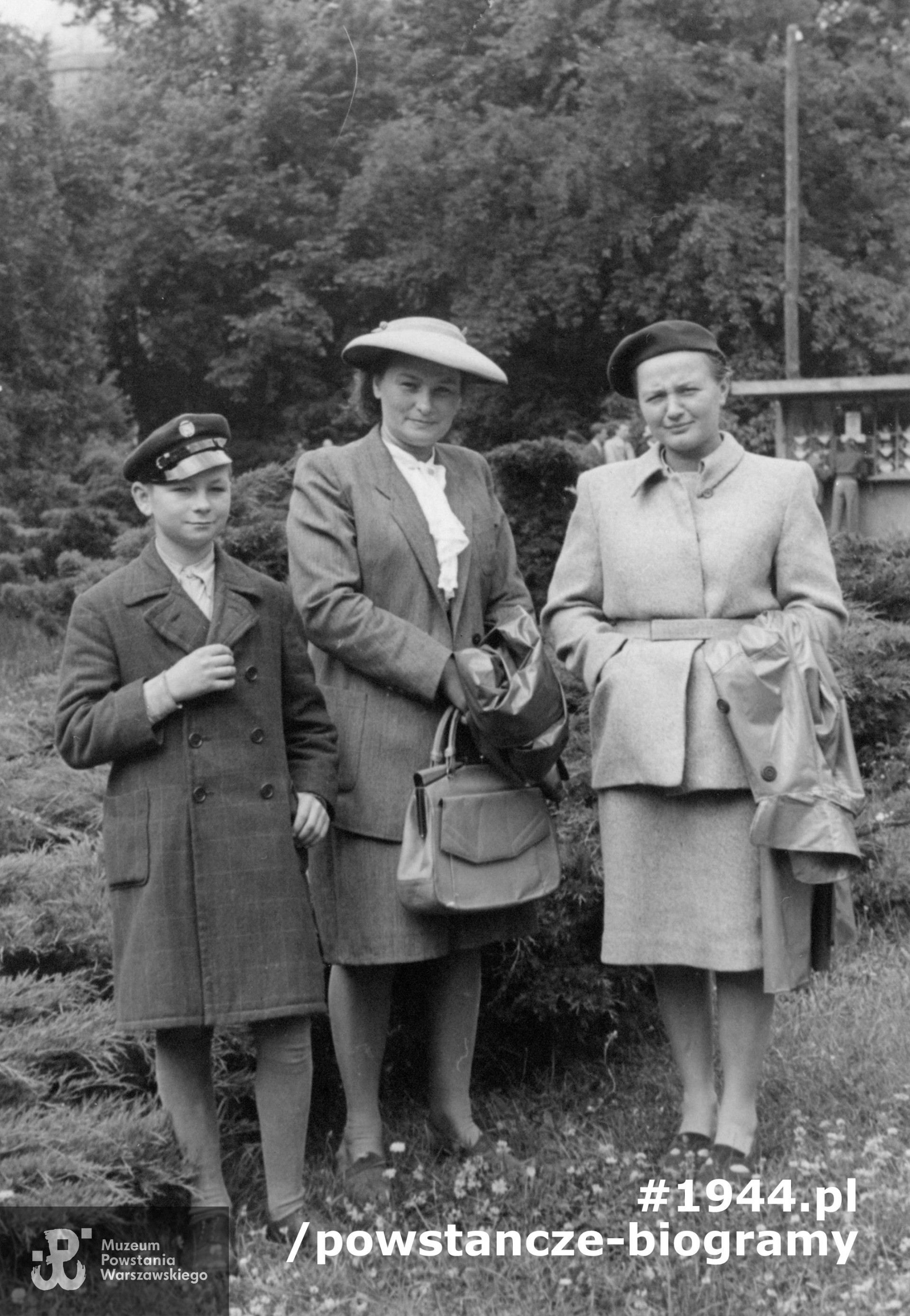 Jadwiga Maria Modelska - lata powojenne. Po lewej młodszy syn.  Fotografia z archiwum rodzinnego synowej, p. Alicji Modelskiej