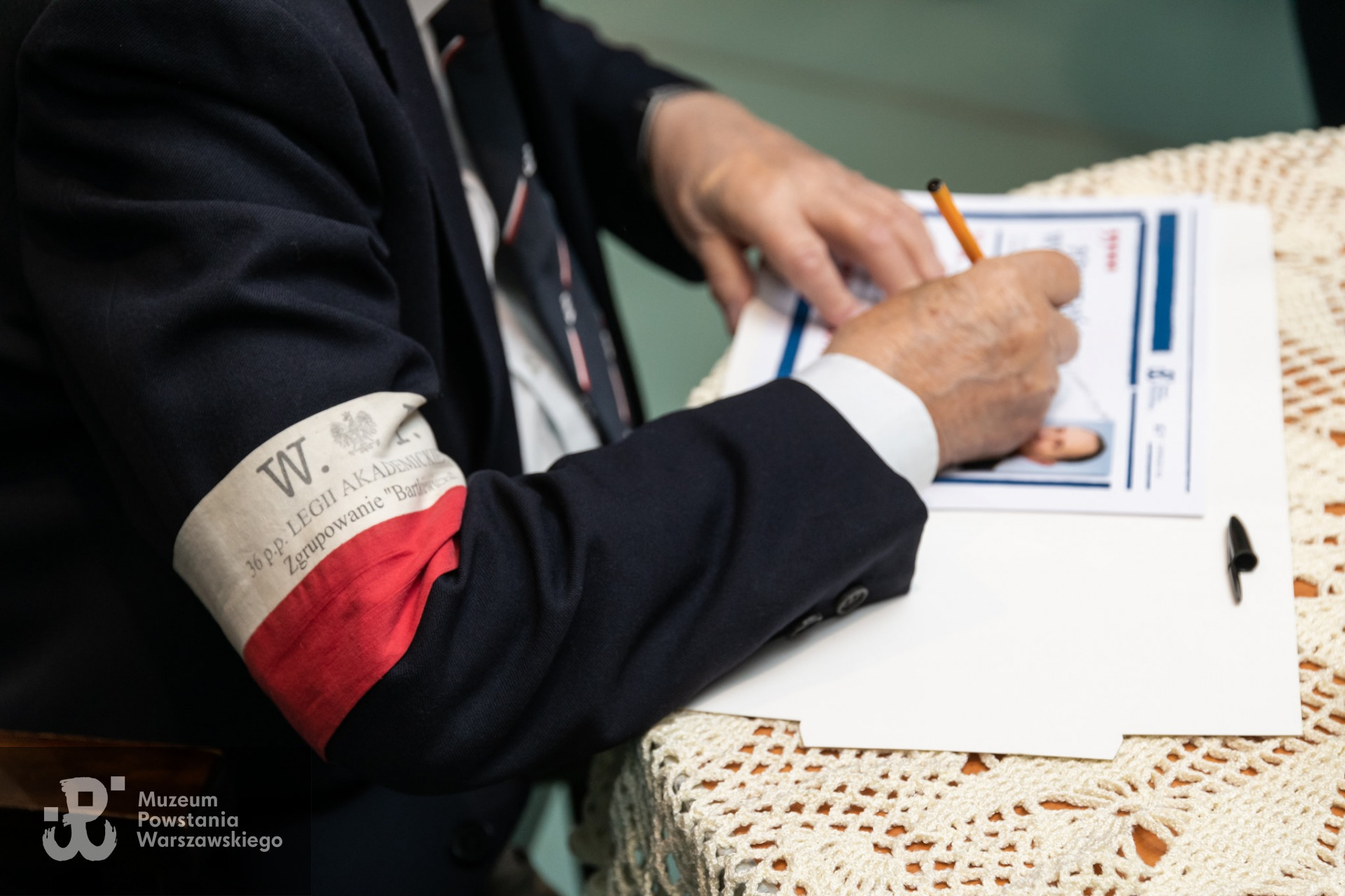 Pan Ryszard Zieliński "Ryś" podczas spotkania z nim zorganizowanego przez Centrum Wolontariatu Muzeum Powstania Warszawskiego, 19 listopada 2019 r.  Fot. Paweł Szczegryn, MPW