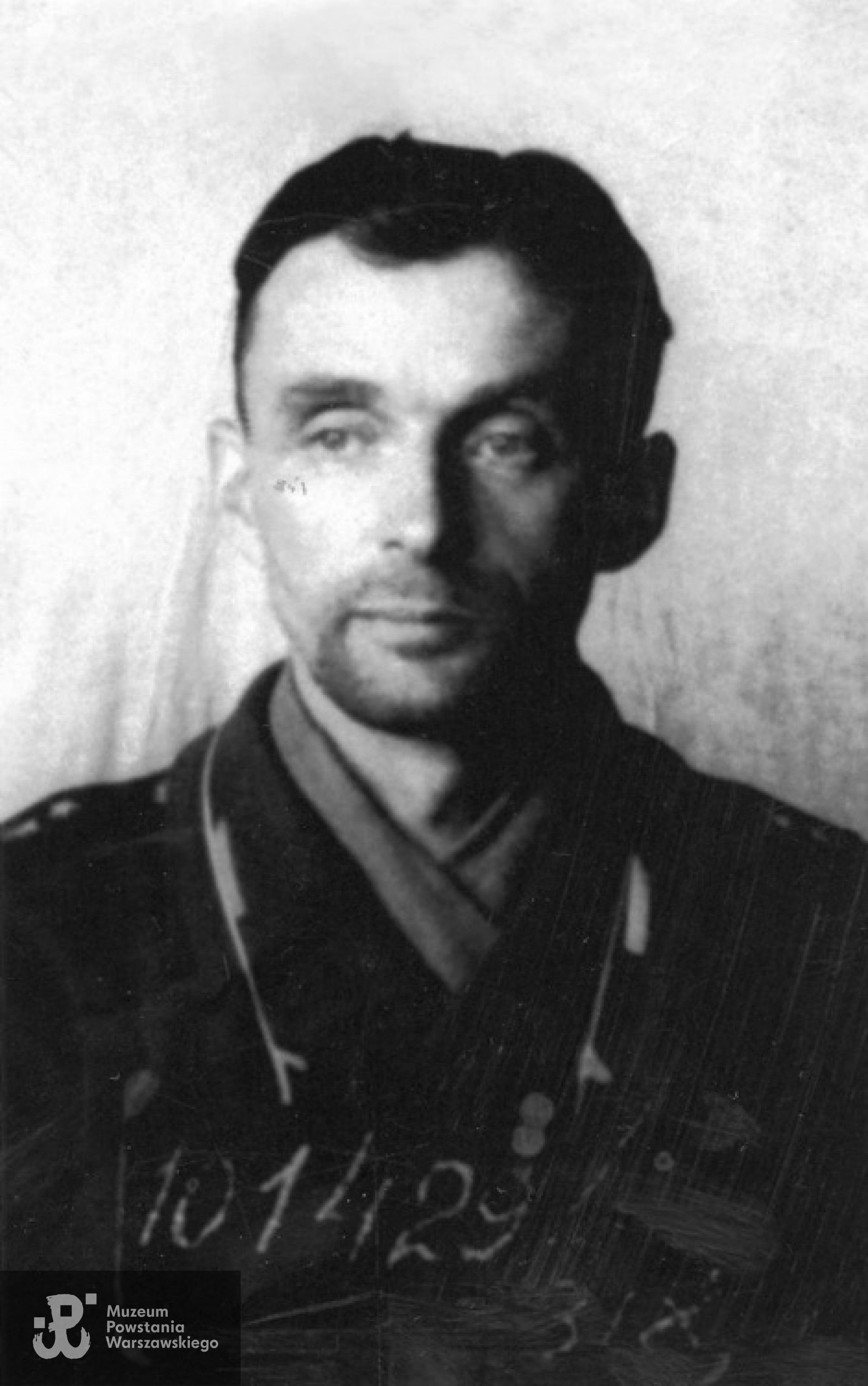 Jan Tarnowski po upadku Powstania Warszawskiego w obozie jenieckim w Woldenbergu.  Zdjęcie ze zbiorów rodzinnych Stanisława Tarnowskiego