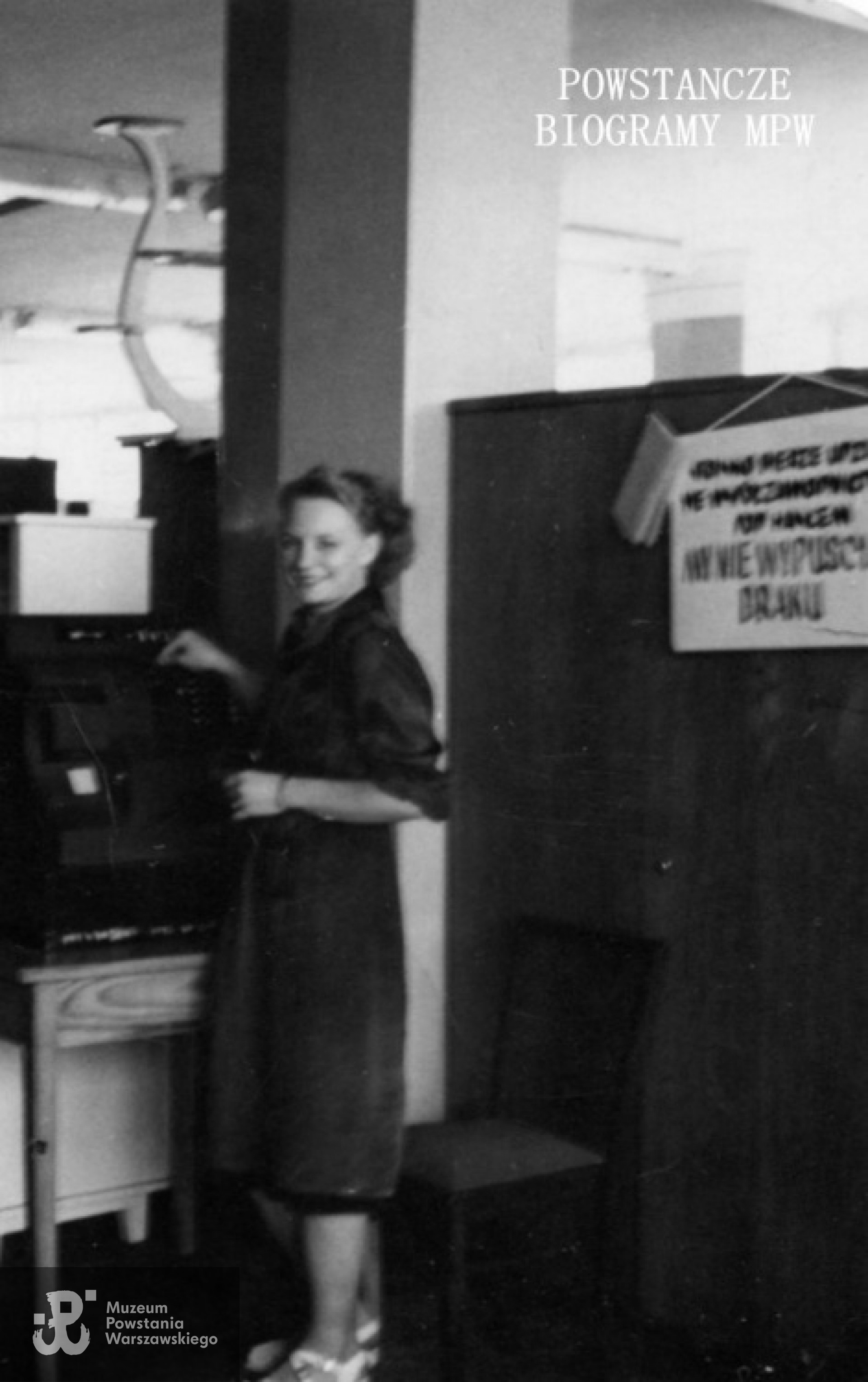 Jako ekspedientka w PDT. - 1955 r.  Fot. archiwum rodzinne