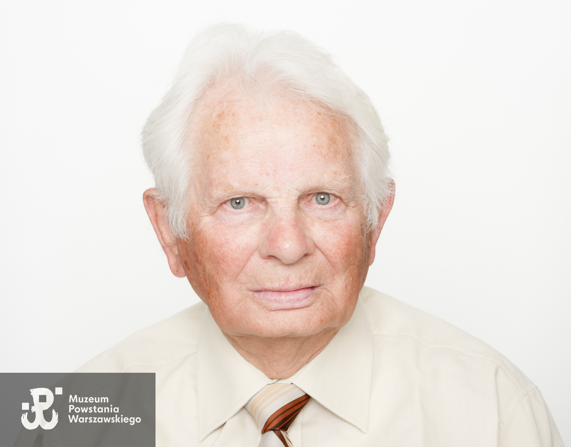 Zdjęcie z serii portretów Powstańców Warszawskich wykonanych w ramach projektu "1944/70/2014" realizowanego przez grupę WWPHOTO dla uczczenia 70. rocznicy wybuchu Powstania Warszawskiego. Muzeum Powstania Warszawskiego, 22.07-04.08 2013.