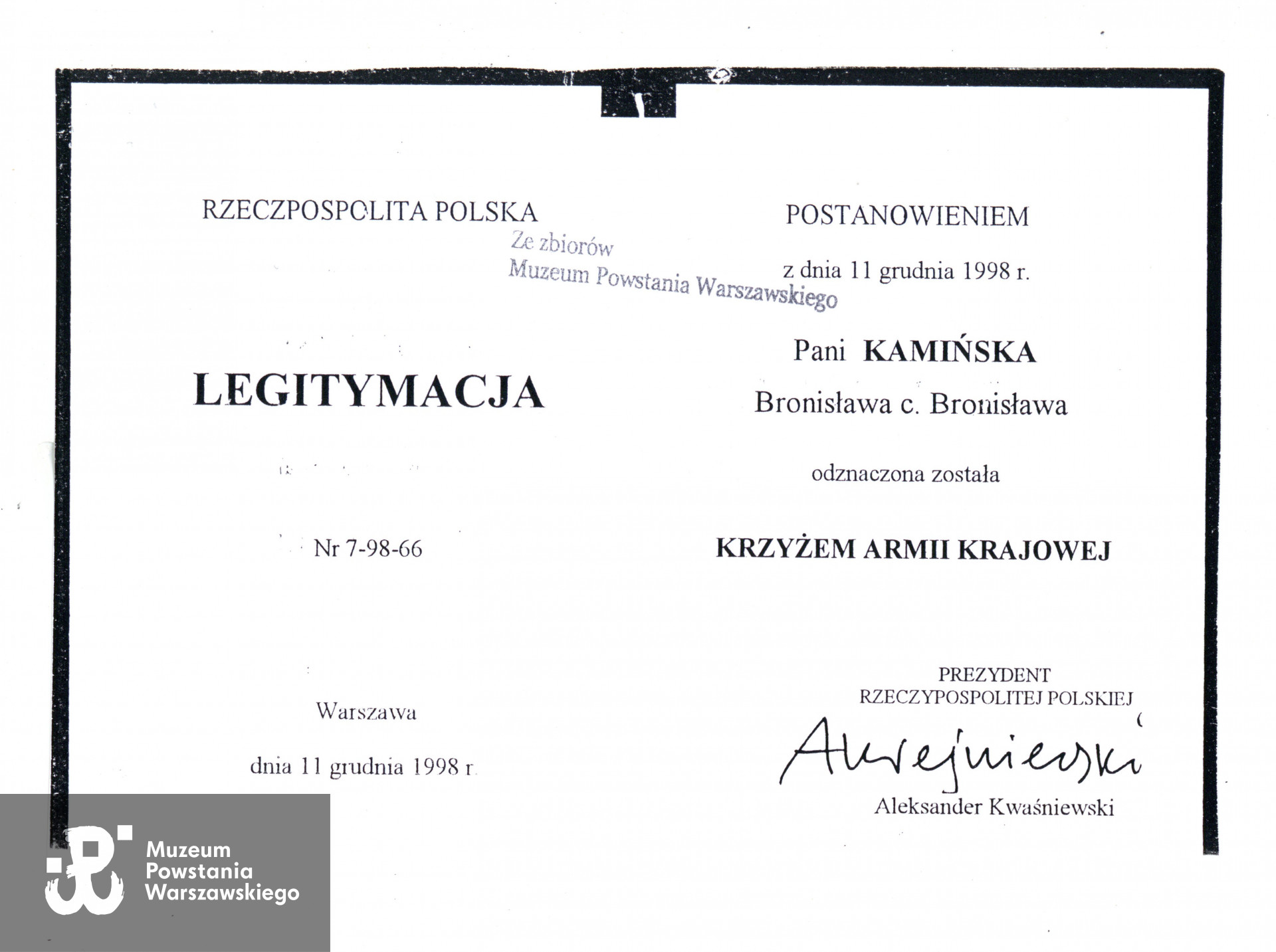 Kserokopia legitymacji  Krzyża Armii Krajowej. Źr. teczki personalne uczestników Powstania warszawskiego: Szymańska-Kamińska Bronisława z d. Peszkowska