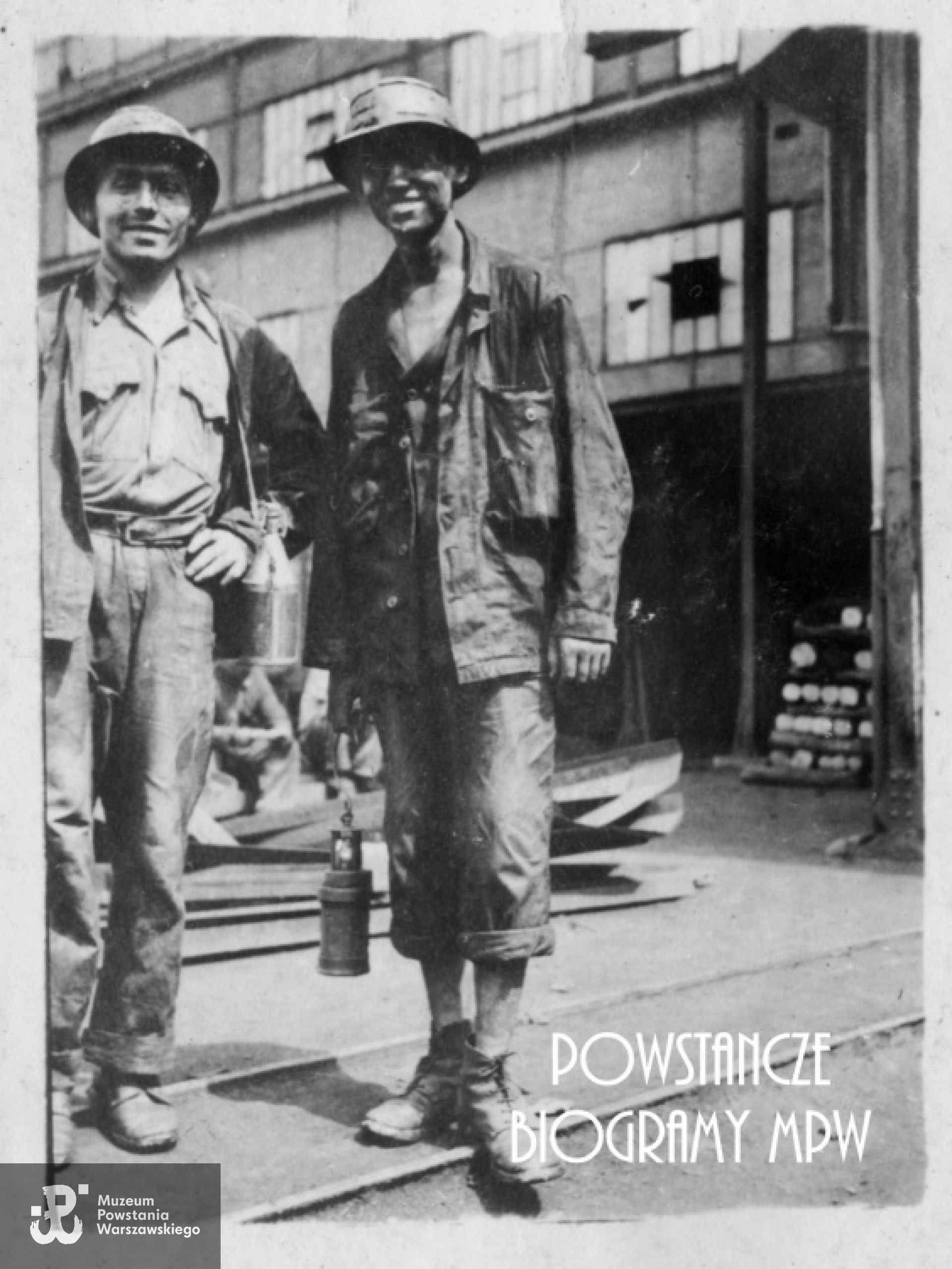 Michał z przyjacielem, po wyzwoleniu, pracujący jako górnik. Zdjęcie wykonane przed powrotem do Polski. Fot. z archiwum rodzinnego udostępniła Dorota Zacharzewska