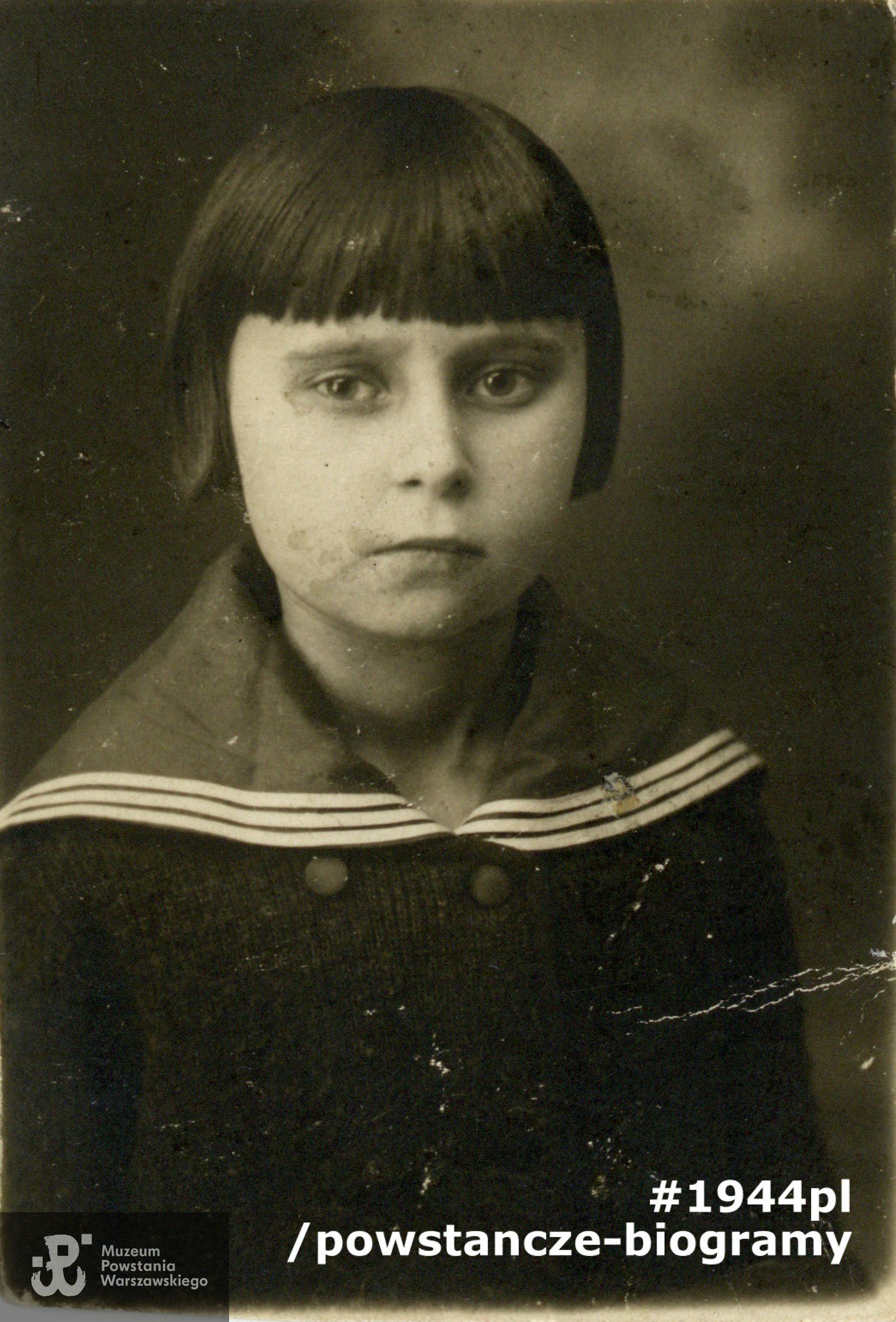 Stanisława Tokarzewska "Lusia" (19201-944). Fotografia ze zbiorów rodzinnych p. Barbary Józefy Budkiewicz-Juchnowicz, obecnie przekazana do zbiorów Muzeum Powstania Warszawskiego, sygn. P/9301/19