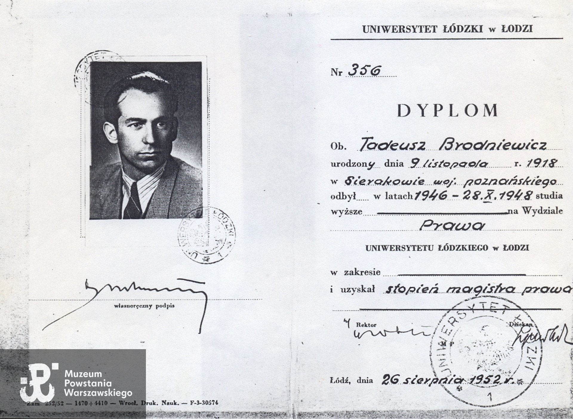 Dyplom magistra praw. Fot. archiwum rodzinne