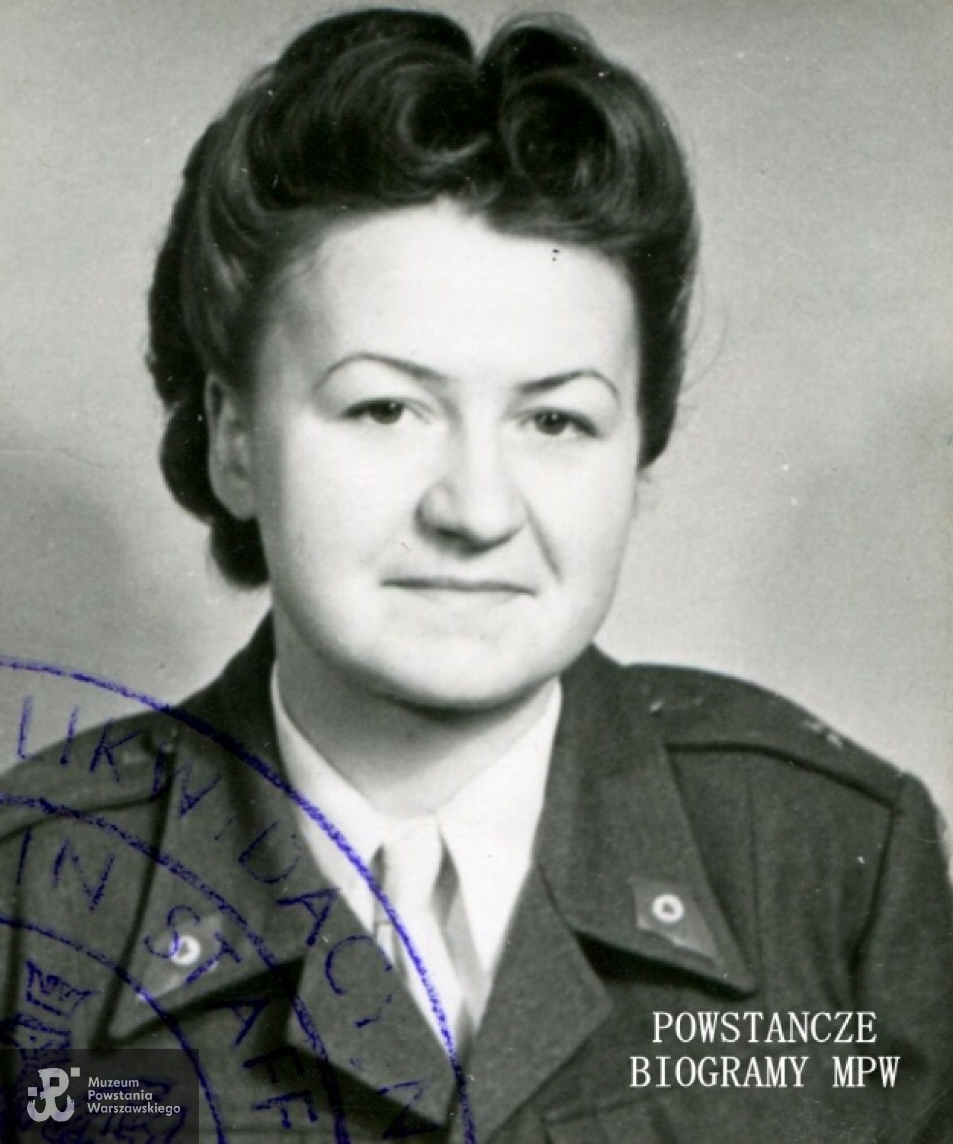 Helena Raczyńska "Uta" - zdjęcie legitymacyjne z 1947 roku.  Fot. ze zbiorów Muzeum Powstania Warszawskiego, dar p. Proszek-Mooney