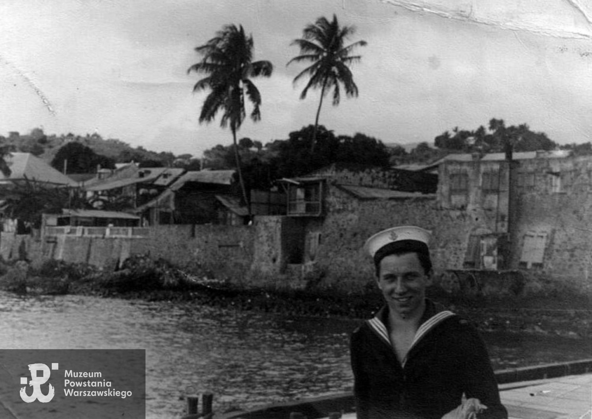 Jako słuchacz Wyższej Szkoły Morskiej w Gdyni  na rejsie na Gwadelupie. Zdjęcie z 1938 roku. Fot. z archiwum rodzinnego Krzysztofa Geruli