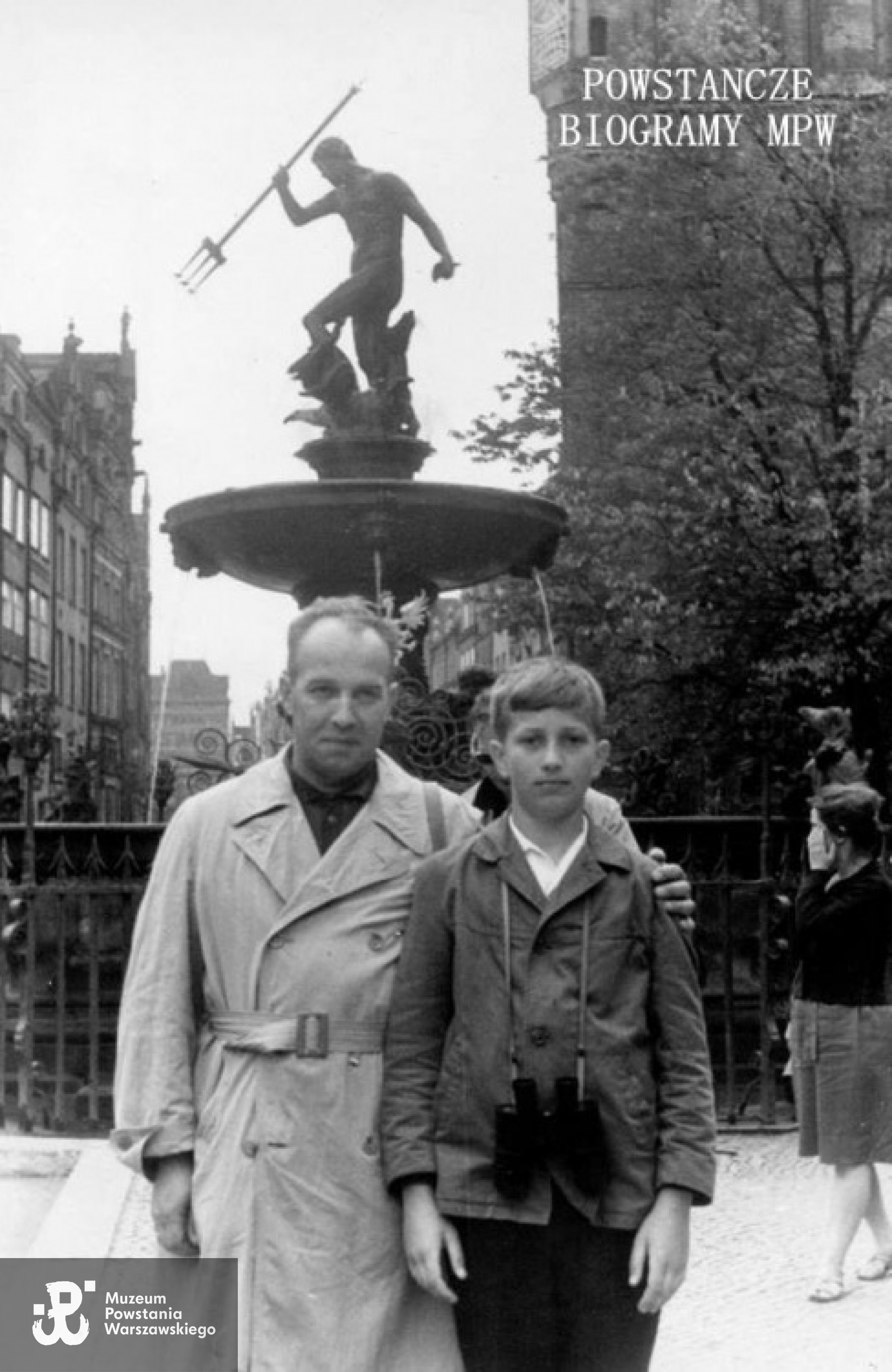 Bogdan Dąbrowski z synem Andrzejem w Gdańsku, lata 60-te XX w. Fot. z archiwum rodzinnego udostępnione przez p. Annę i Andrzeja Dąbrowskich.