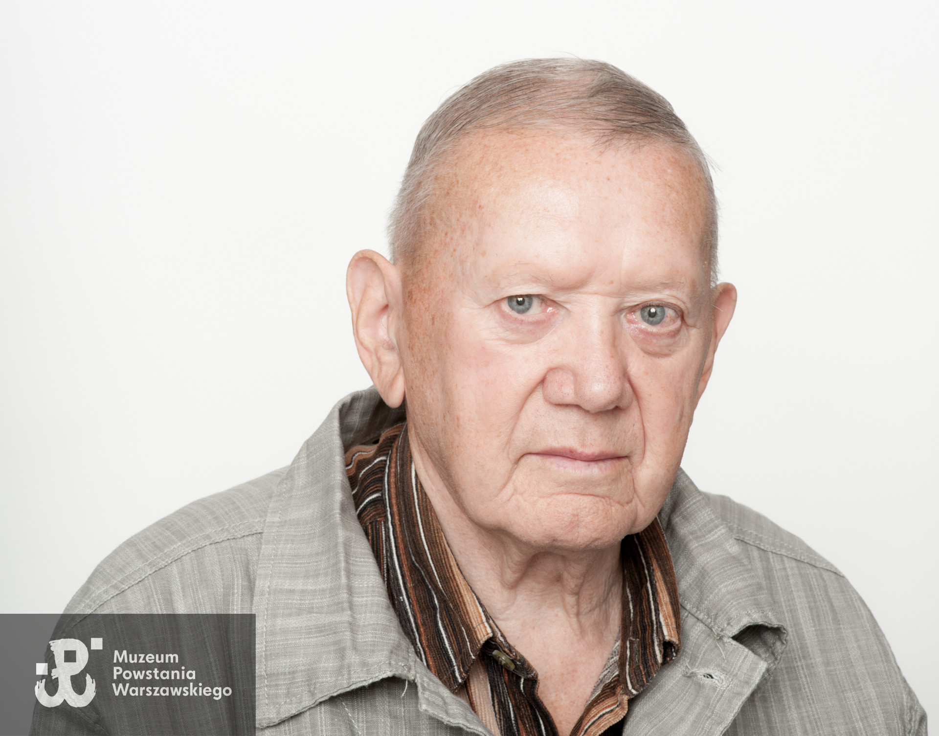  Jerzy Remion „Giorgio”. Zdjęcie z serii portretów Powstańców Warszawskich wykonanych w ramach projektu "1944/70/2014" realizowanego przez grupę WWPHOTO dla uczczenia 70. rocznicy wybuchu Powstania Warszawskiego. Muzeum Powstania Warszawskiego, 22.07-04.08 2013.