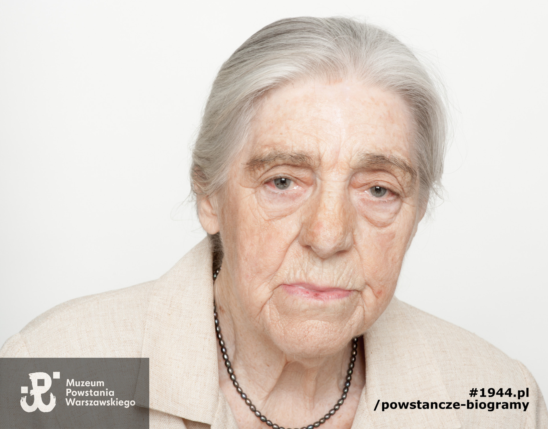 Alina Oziębło ps. "Ala". Zdjęcie z serii portretów Powstańców Warszawskich wykonanych w ramach projektu "1944/70/2014" realizowanego przez grupę WWPHOTO dla uczczenia 70. rocznicy wybuchu Powstania Warszawskiego. Muzeum Powstania Warszawskiego, 22.07-04.08 2013.