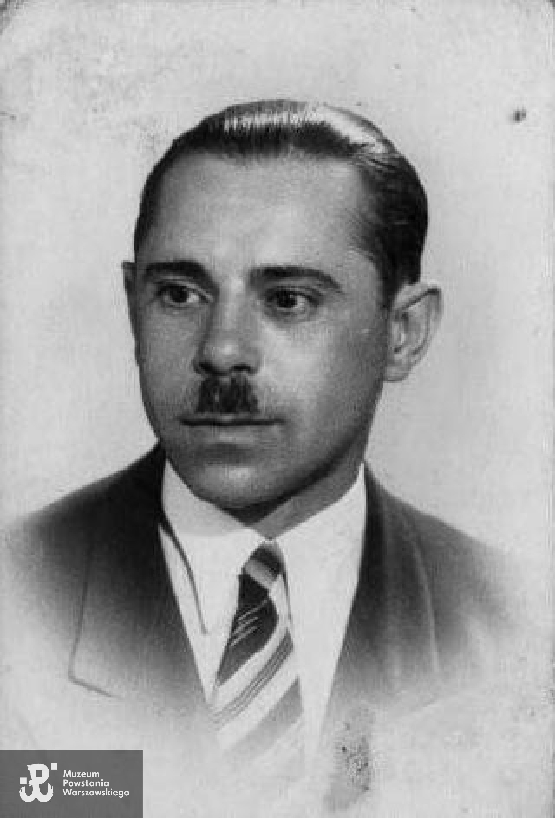 Władysław Apczyński - zdjęcie z 1943 r. wykonane w zakładzie fotograficznym "Arte" - Krakowskie Przedmieście 4