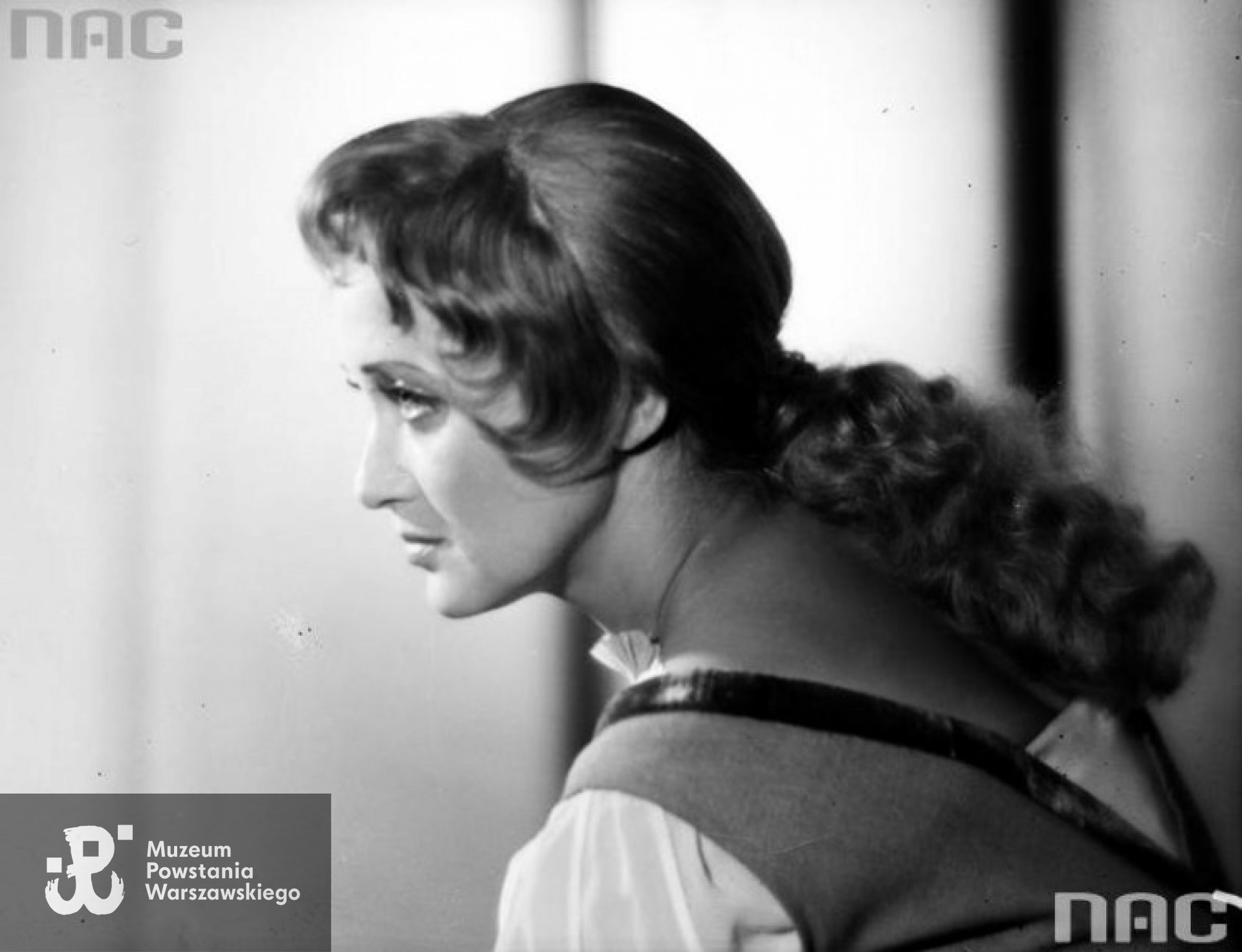 Danuta Mancewicz - Teatr Młodej Warszawy. Archiwum Fotograficzne Edwarda Hartwiga - zbiory NAC, sygn. 42-X-196-4; audiovis.nac.gov.pl