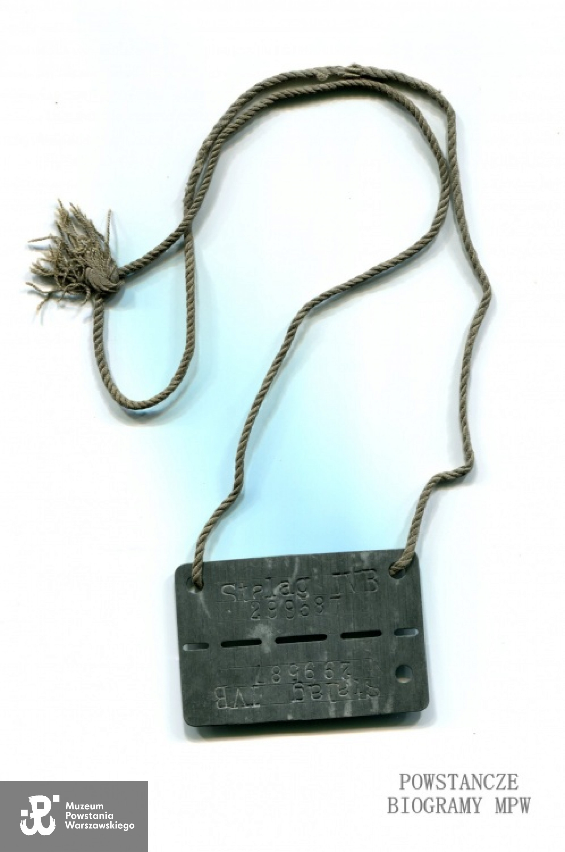 Blaszka obozowa ze Stalagu IV B. Fot. archiwum rodzinne, udostępniła Jolanta Czarnocka.