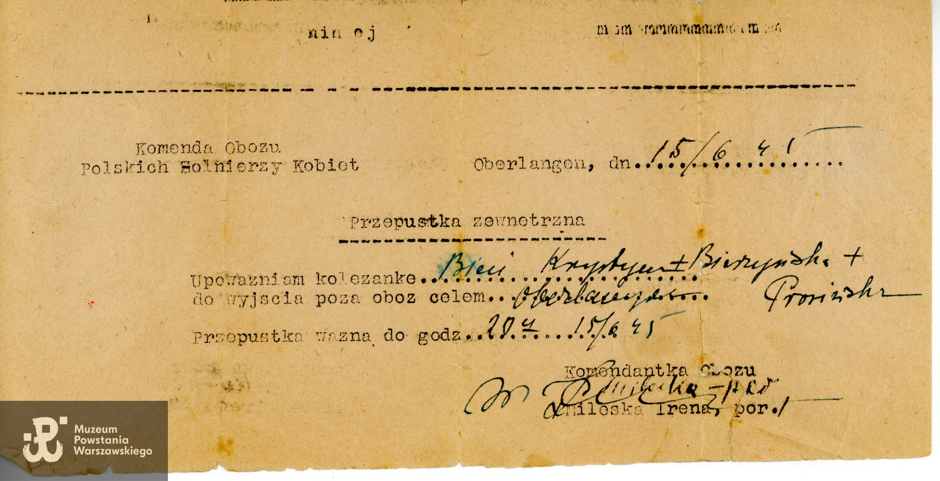 Przepustka zewnętrzna, wystawiona dla Krystyny Bierzyńskiej, upoważniająca do opuszczenia obozu Oberlangen. Zbiory Muzeum Powstania Warszawskiego; sygn. MPW-A-9688.