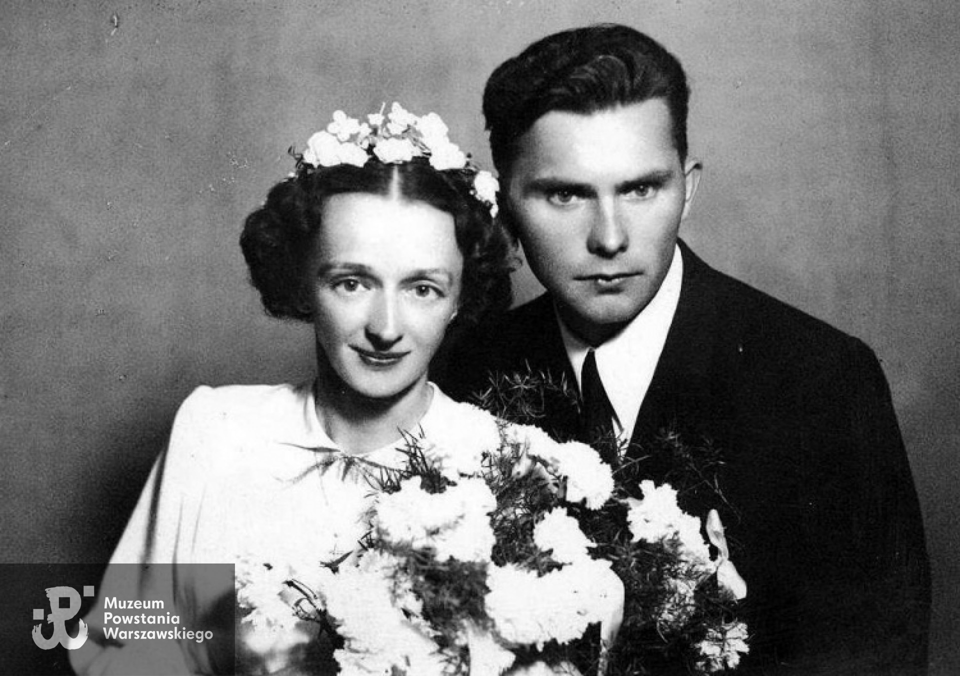 Irena Sabina Kucharska i Zenon Feliks Olszewski.  Zdjęcie ślubne datowane na 1949/1950. Archiwum rodzinne