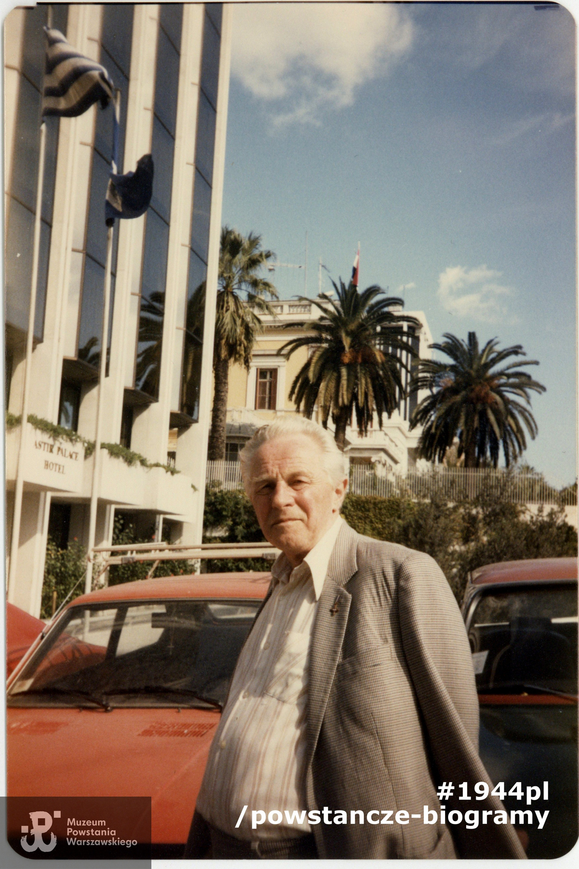 Bogusław Pośnik w Atenach na Placu Konstytucji (Sidagma) - październik 1988 r.  Fot. z archiwum rodzinnego p. Ewy Pośnik