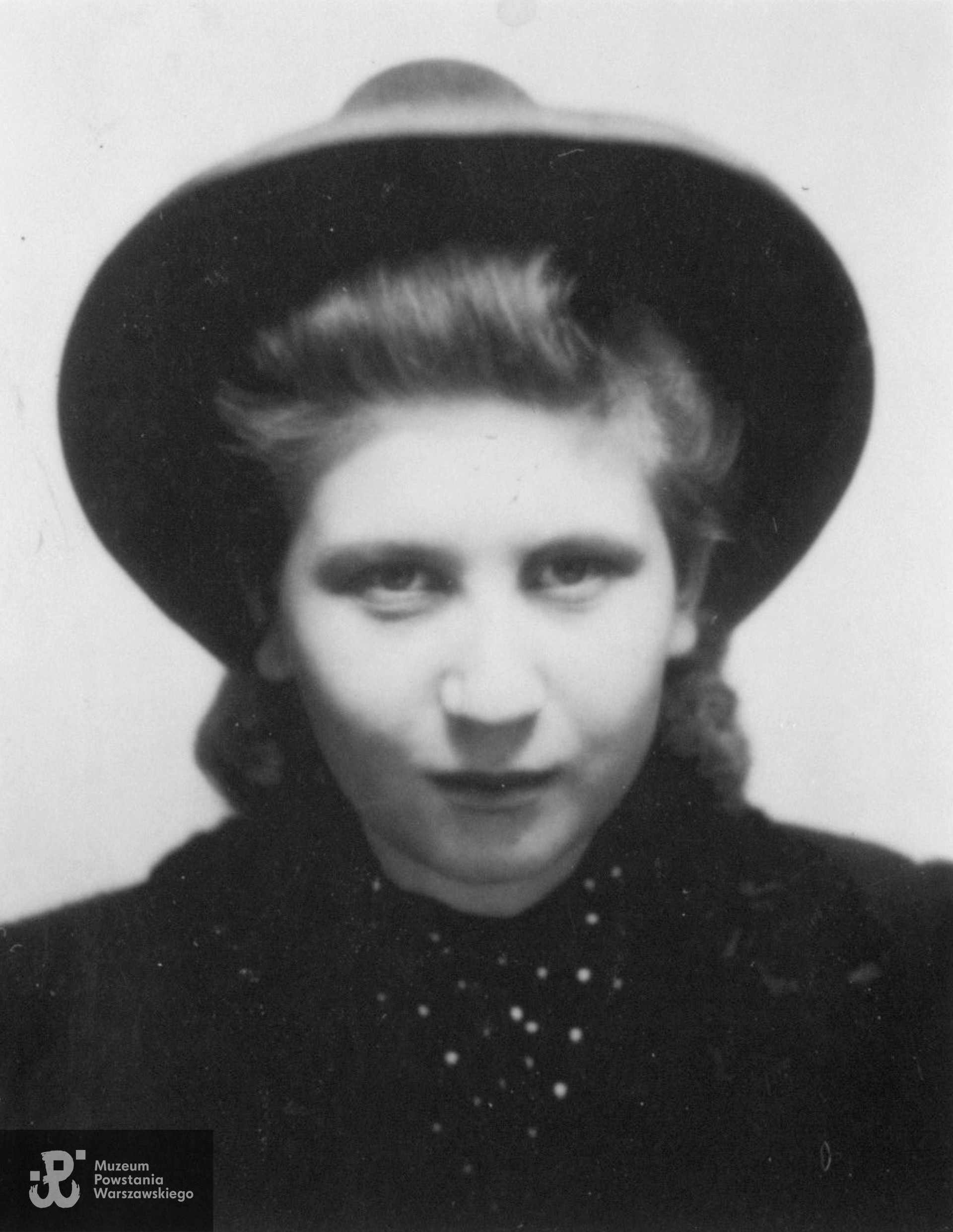 Hanna Stawska (1927  - ?). Fot. ze zbiorów rodzinnych p. Wandy Traczyk - Stawskiej
