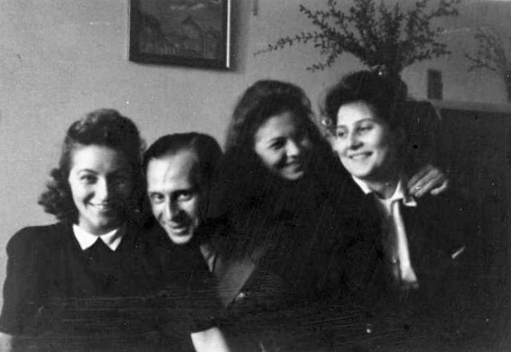 Na zdjęciu od lewej: Irena Wyka ps. Klara, Tadeusz Wiśniewski ps. Lech oraz Regina Andrzejewska ps. Grażyna