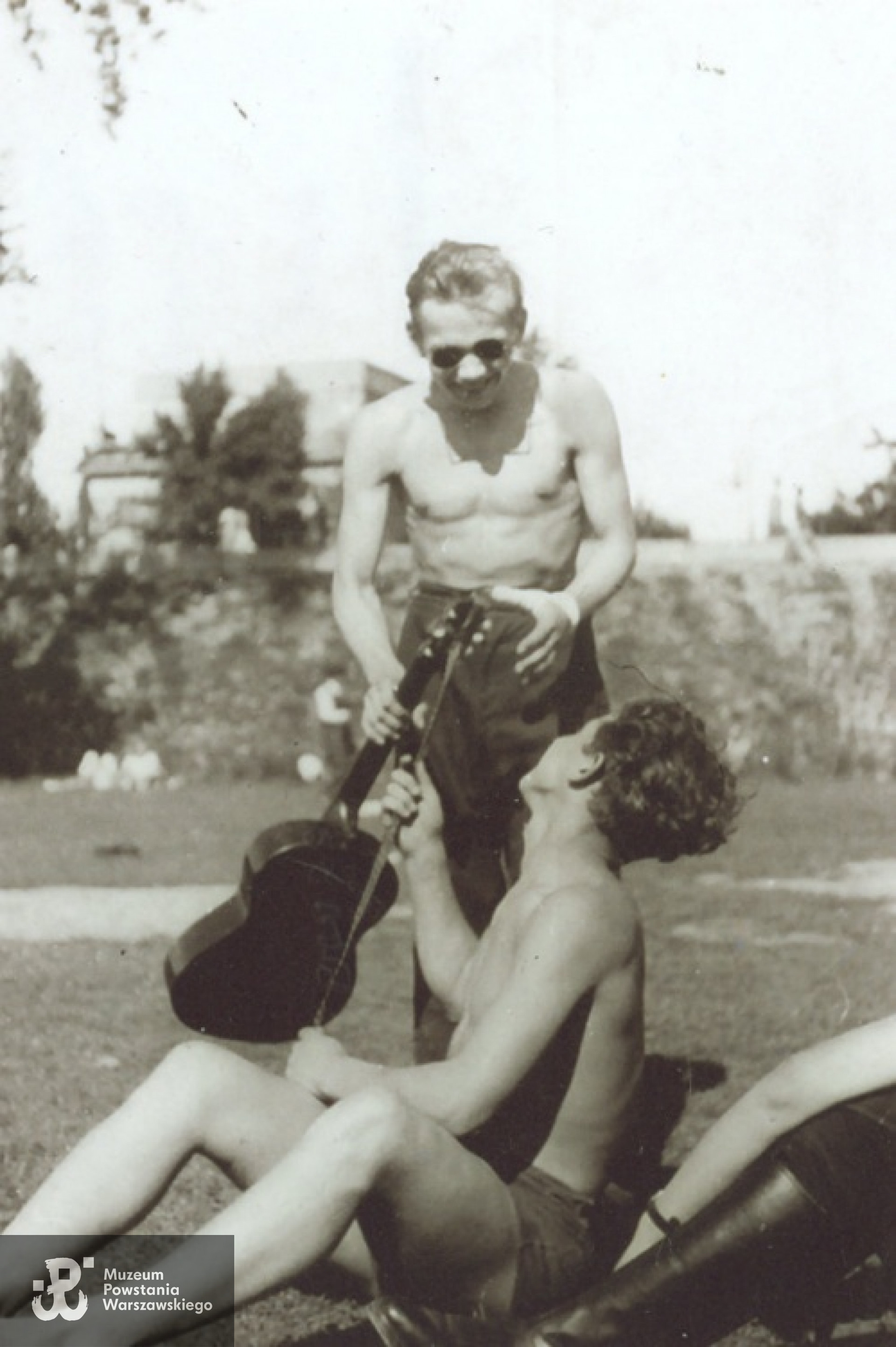 Tadeusz Sosiński i Ryszard Jakubowski nad Wisłą w Warszawie,  1943 rok. Fot. archiwum rodzinne.