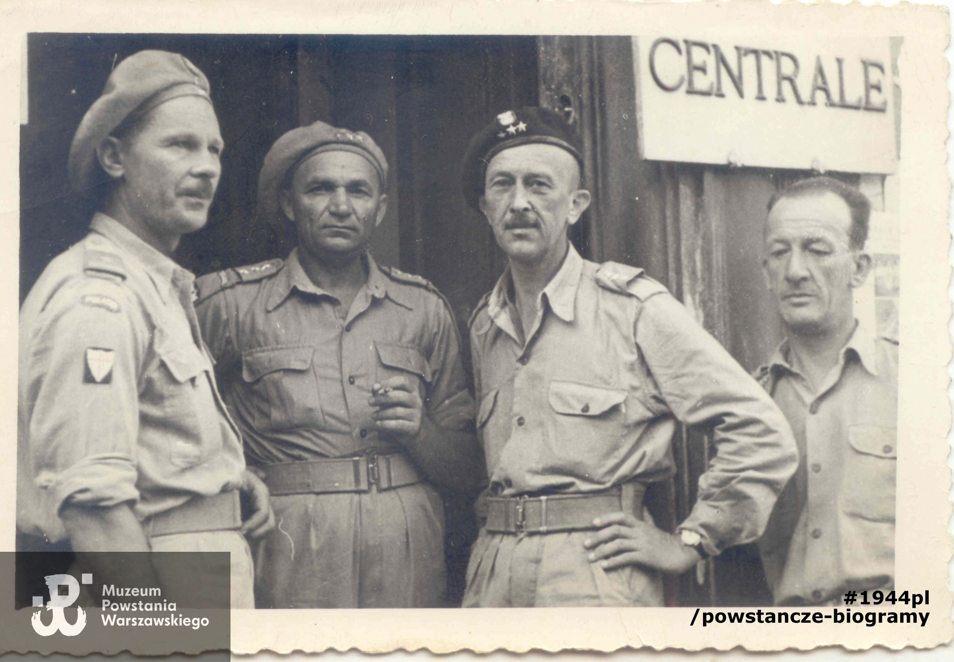 Wacław Chojna (pierwszy z lewej) z kolegami we Włoszech 1945 r.  Fotografia ze zbiorów rodzinnych, skan udostępniła p. Agnieszka Ławacz-Sampanis