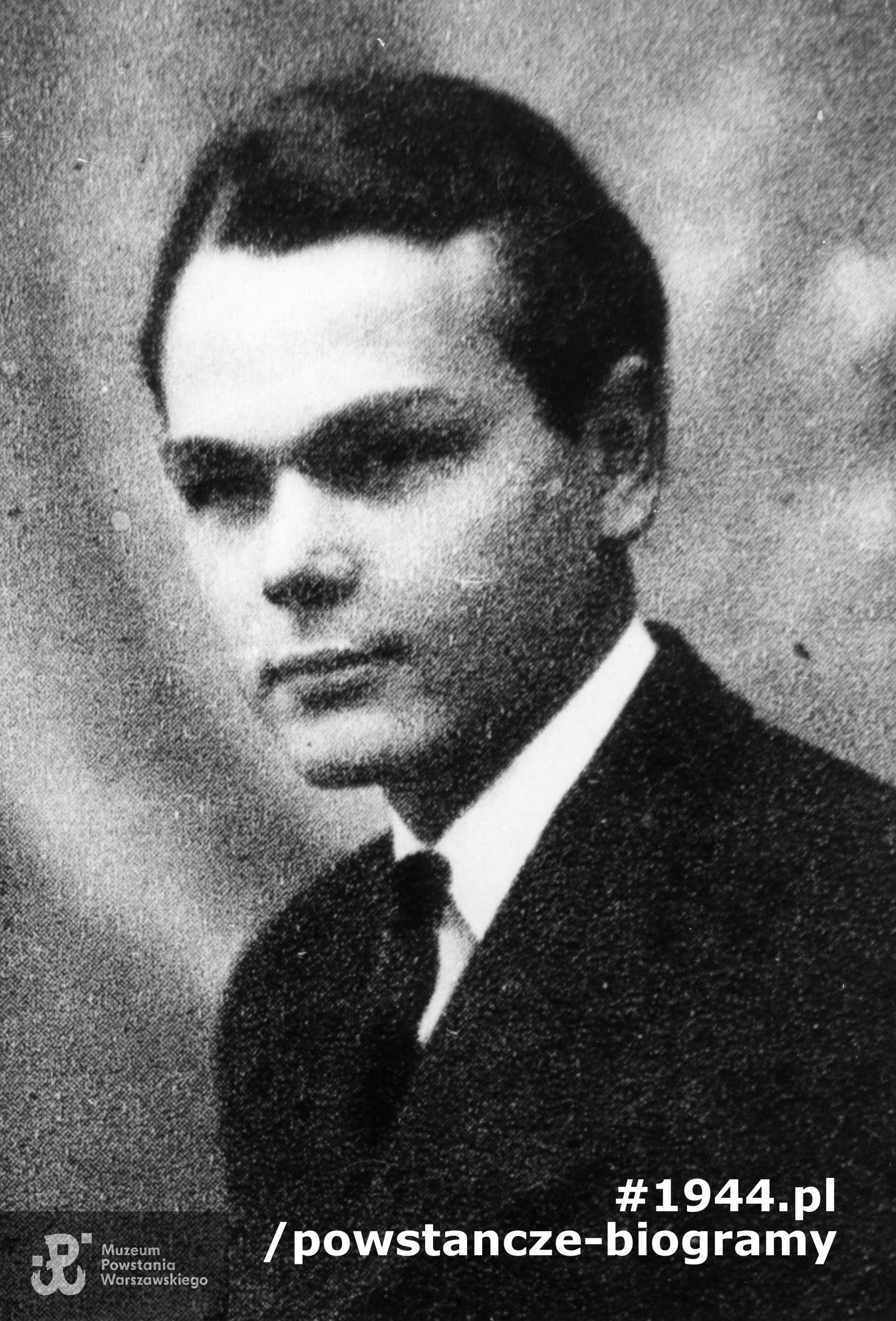 Ppor. Jozef Łapiński "Chmura" (1914-1944). Fotografia portretowa ze zbiorów Muzeum Powstania Warszawskiego, sygn. MPW-IK/3147