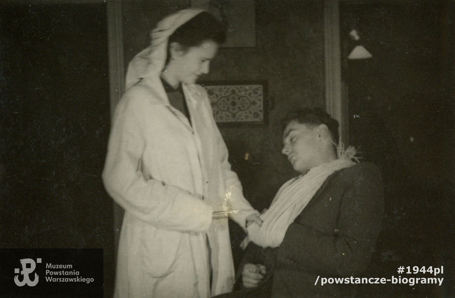 Szpital polowy w Laskach, 1944 r. Fot. ze zbiorów rodzinnych udostępnione przez p. Jana Polaczka, syna Aliny Polaczkowej z d. Rutkowskiej ps. Alina