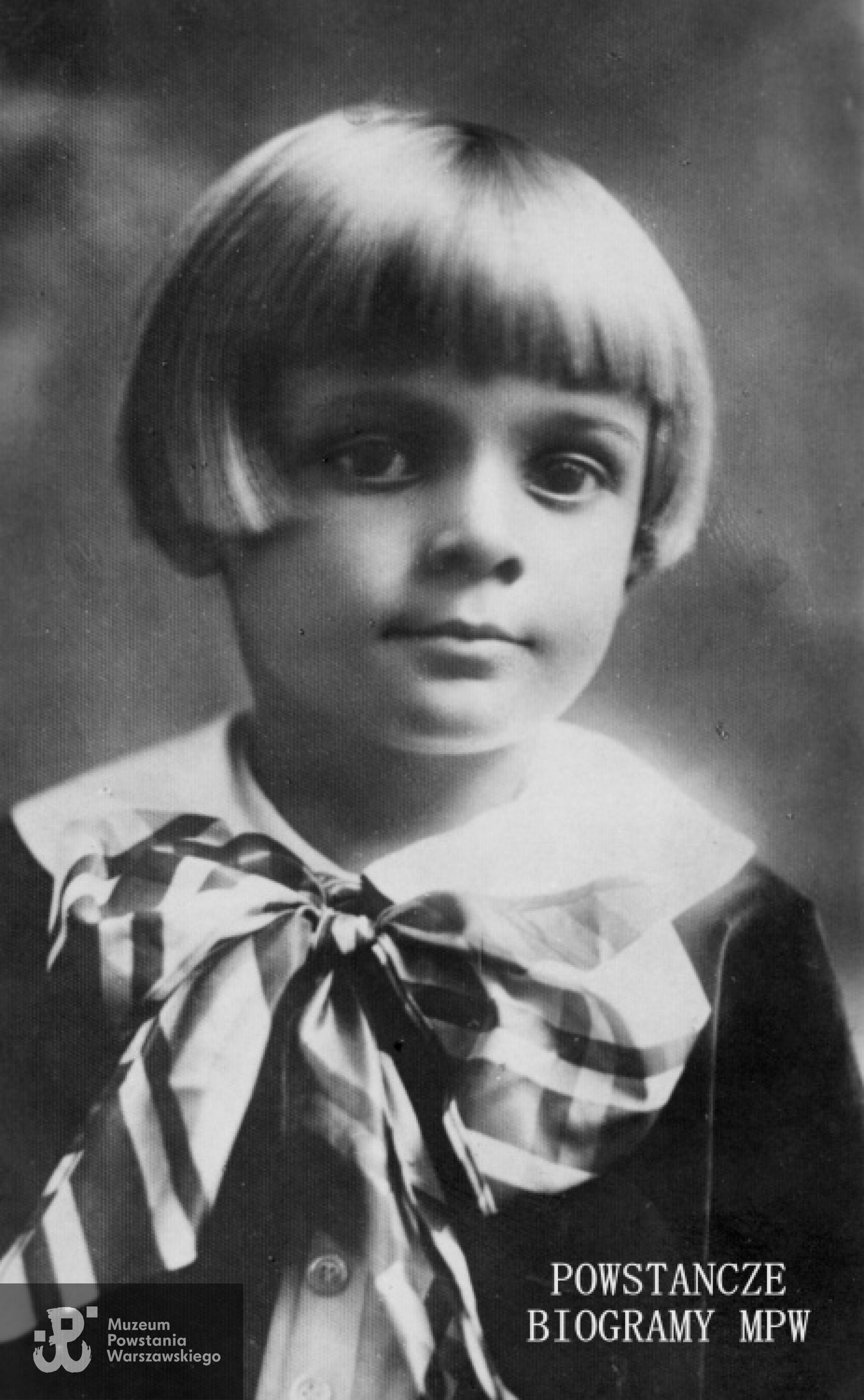 Tadeusz Michał Trębicki w wieku 3-4 lat. Zdjęcie z archiwum rodzinnego Marii Nestorowicz z domu Trębickiej.