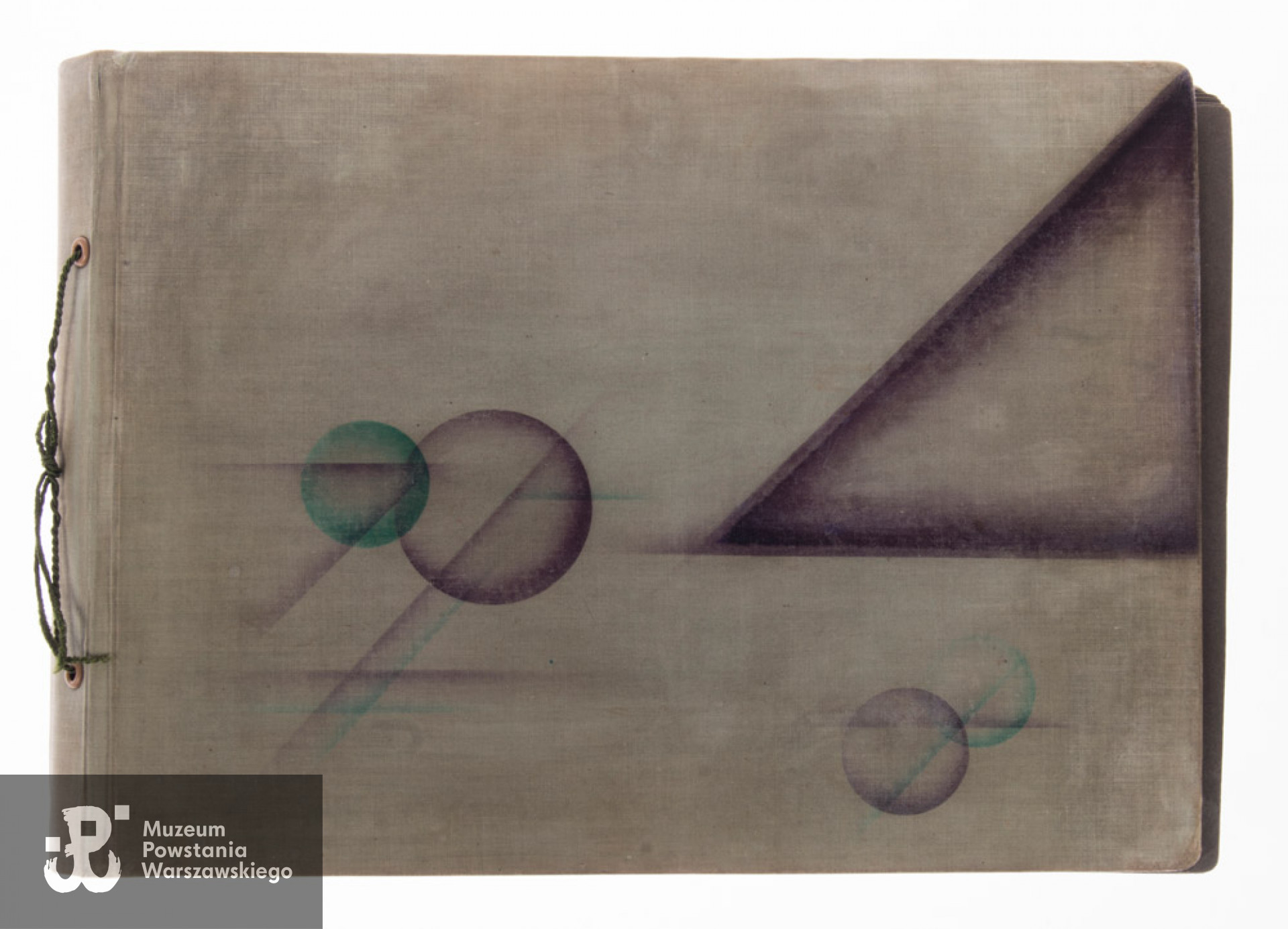 Album  Zbigniewa Grochowskiego zawierający  232 fotografie z okresu Powstania Warszawskiego i dokumentujące zniszczenie Warszawy, odbitki wykonano po wojnie. Ze zbiorów Muzeum Powstania Warszawskiego, sygn. MPW-IP/2694