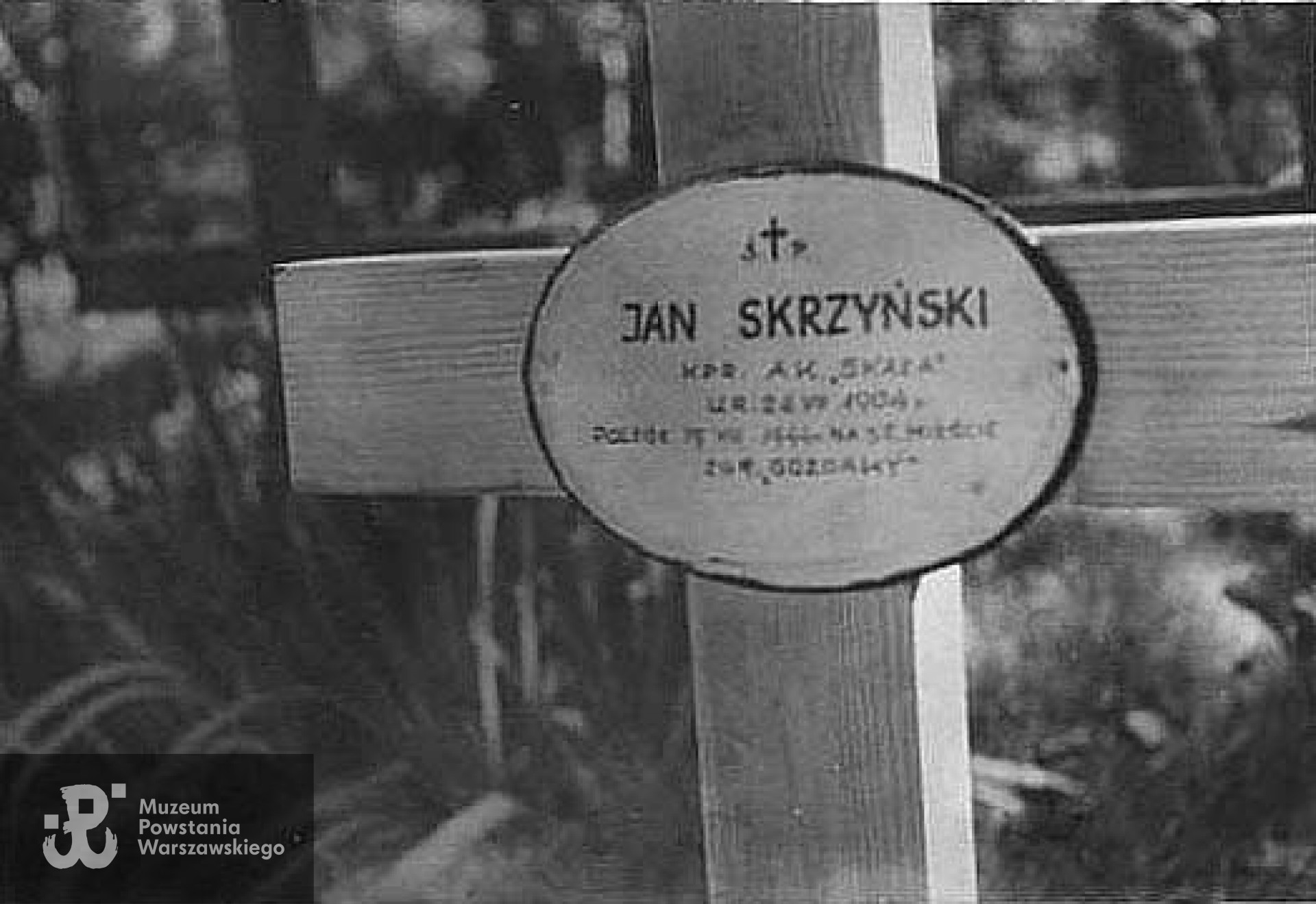 Pierwszy grób i pierwsza tabliczka nagrobna Jana Skrzyńskiego