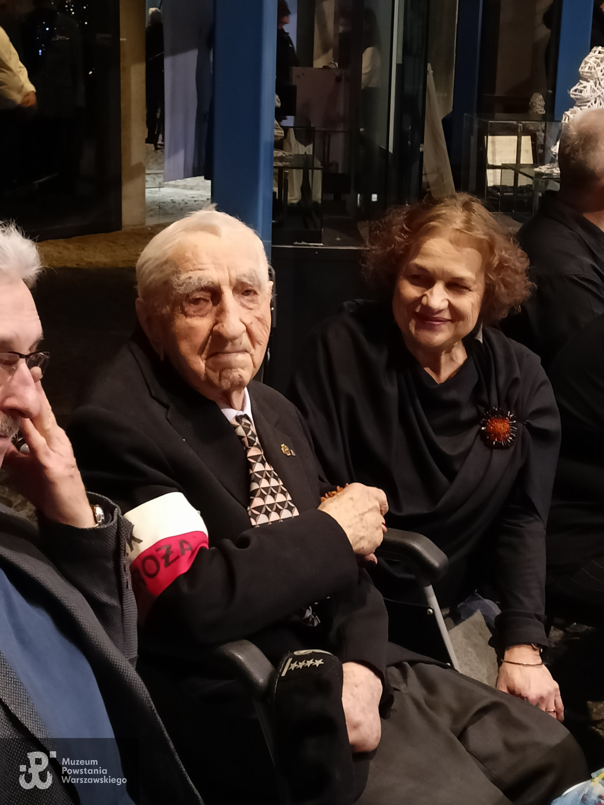 Ostatnie zdjęcie Pana Antoniego Polikarpa Ziemaka wykonane w Muzeum Powstania Warszawskiego podczas spotkania wigilijnego dla Powstańców w dniu 12.12.2023 r. (12 dni przed śmiercią). Fot. nadesłała do Działu Kombatanta p. Monika Przytuła 