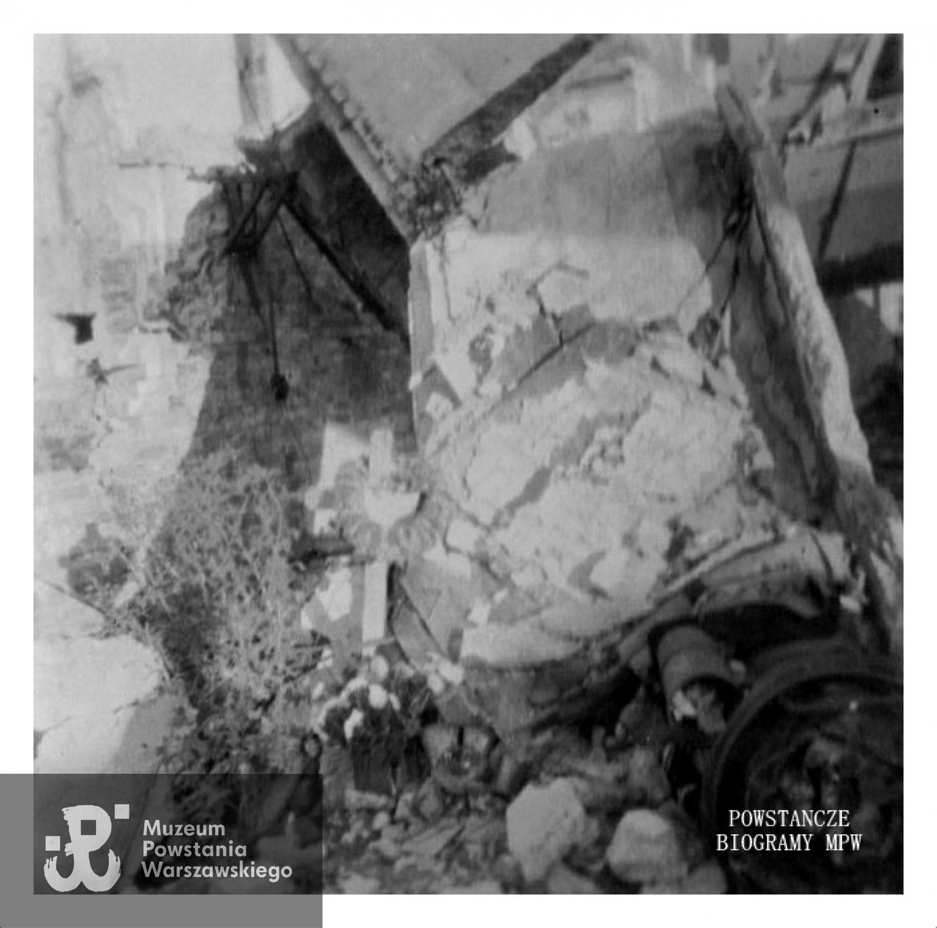 Ruiny fabryki Fiata przy ul. Sapieżyńskiej. Fot. z archiwum rodzinnego Michała Jandy