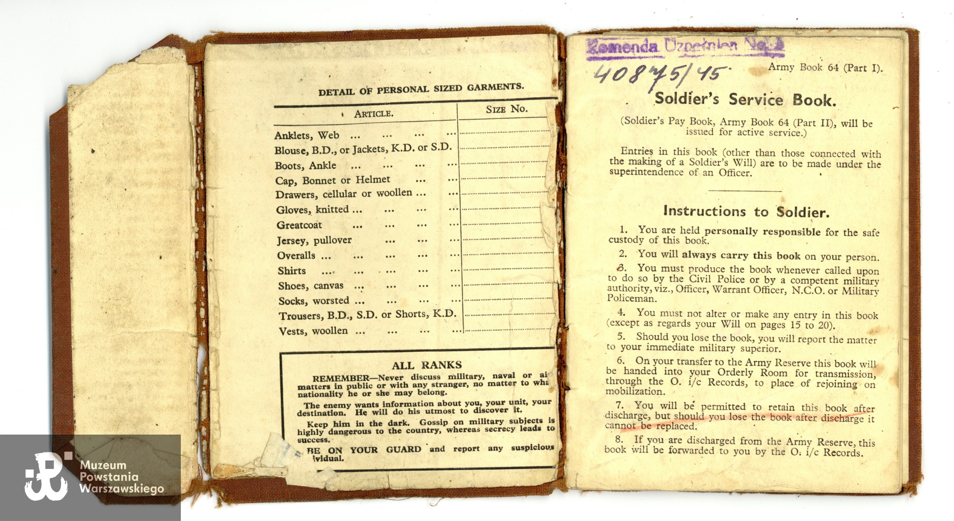 Książeczka wojskowa i książeczka żołdu (Soldier's Service and Pay Book) wystawiona na nazwisko Stanisław Kawiński. Zbiory rodzinne. Skan wykonano w Muzeum Powstania Warszawskiego, 12/2024.