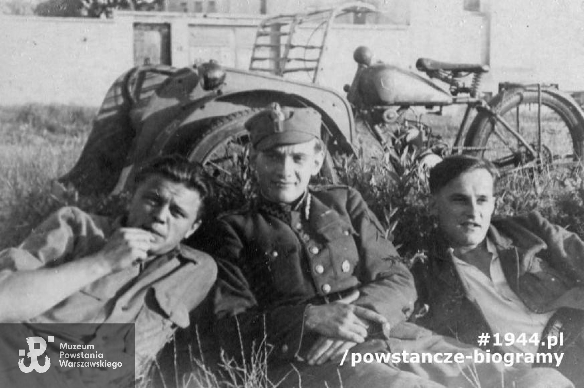 Andrzej Olszewski ps. "Andrzej" (1923-1984). Na fotografii pierwszy z lewej. Fot. z archiwum rodzinnego udostępniła p. Monika Olszewska