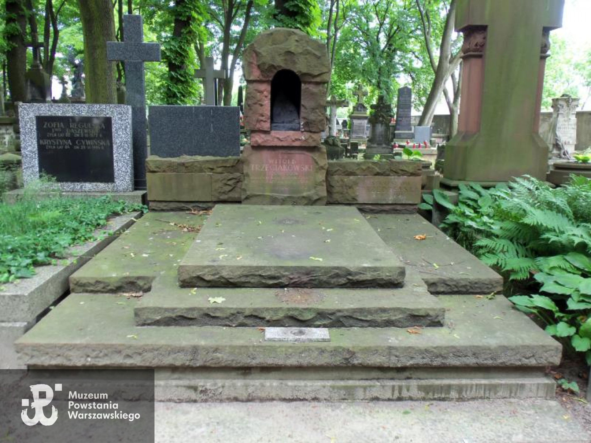 Fot. Warszawskie Zabytkowe Pomniki Nagrobne:  <i>cmentarze.um.warszawa.pl</i>