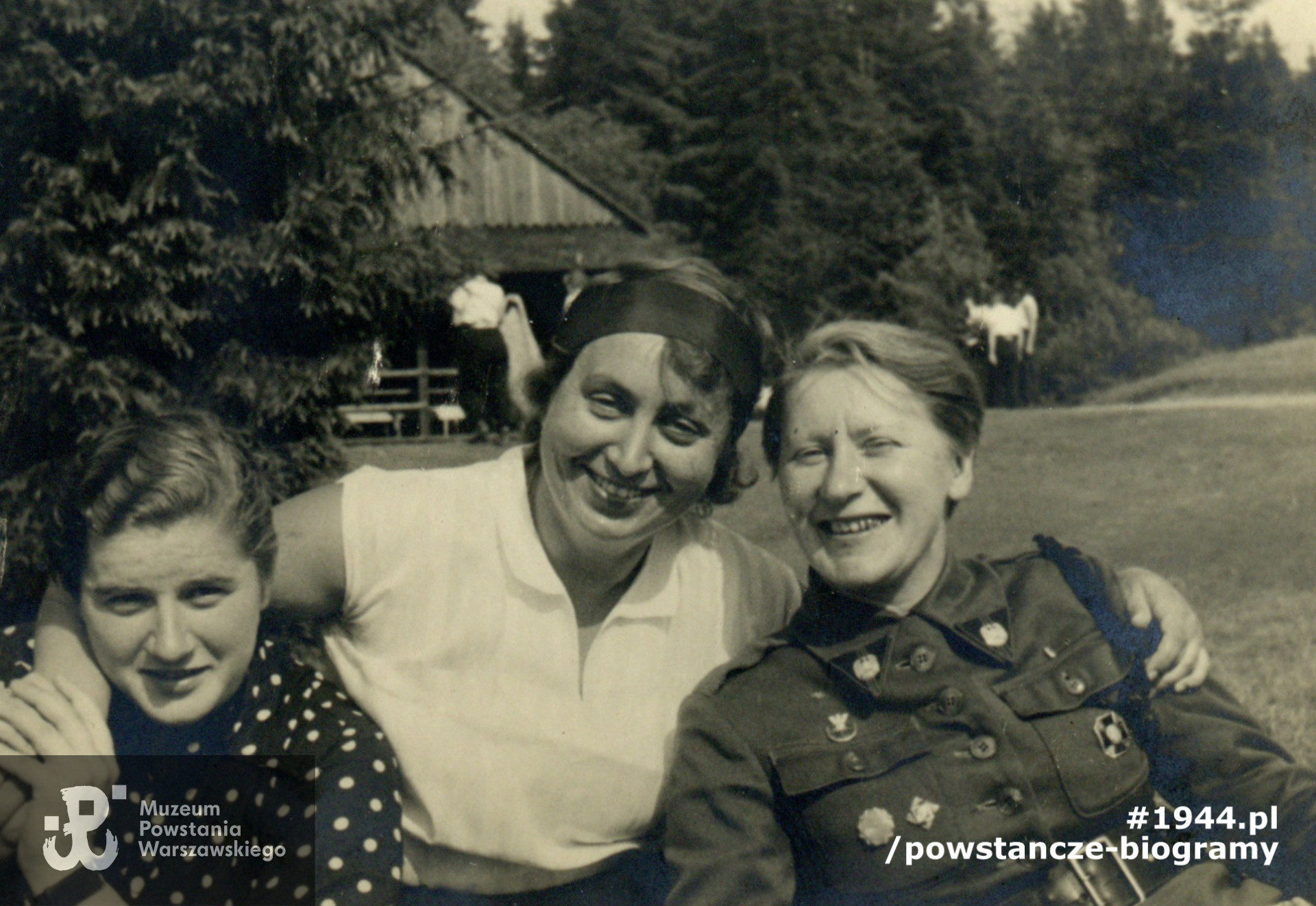 Istebna, 1939 rok. Od lewej: Róża Giergielewicz, obok Maria Szadkowska. Fot. ze zbiorów Muzeum Powstania Warszawskiego, sygn. P/8912/17