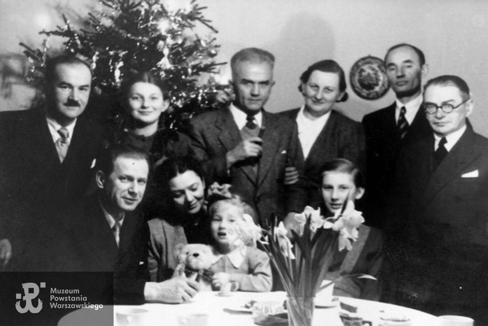 Józef Pszenny, ps. „Chwacki” na zdjęciu drugi z prawej strony. Fot. z archiwum rodzinnego córki, udostępnione za pośrednictwem p. Ryszarda Malinowskiego